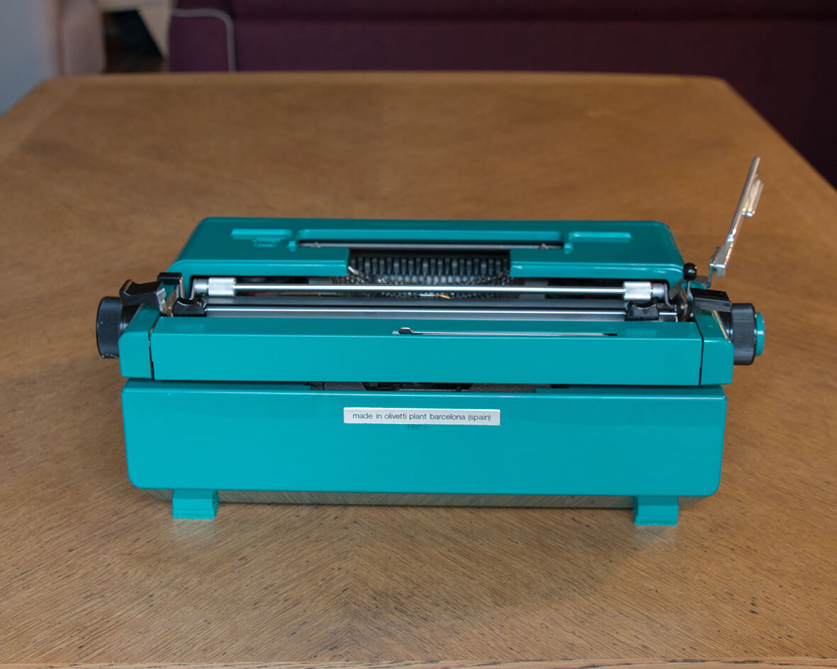 Machine à écrire Olivetti Studio 45