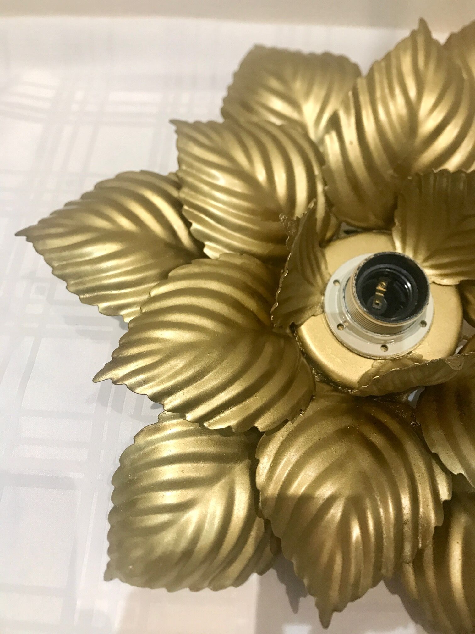 Wall lamp or ceiling lamp golden flower