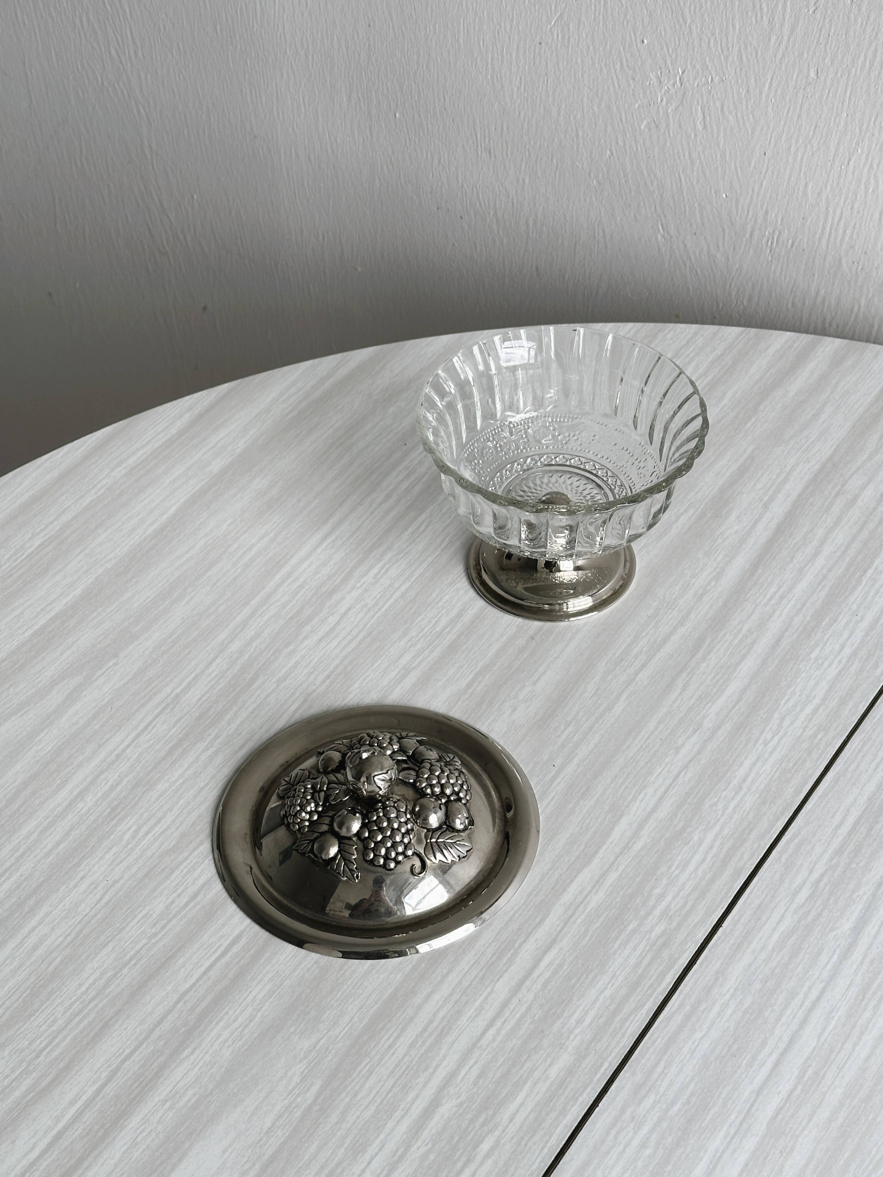 Antique sugar bowl in pressed glass and silver-plated metal