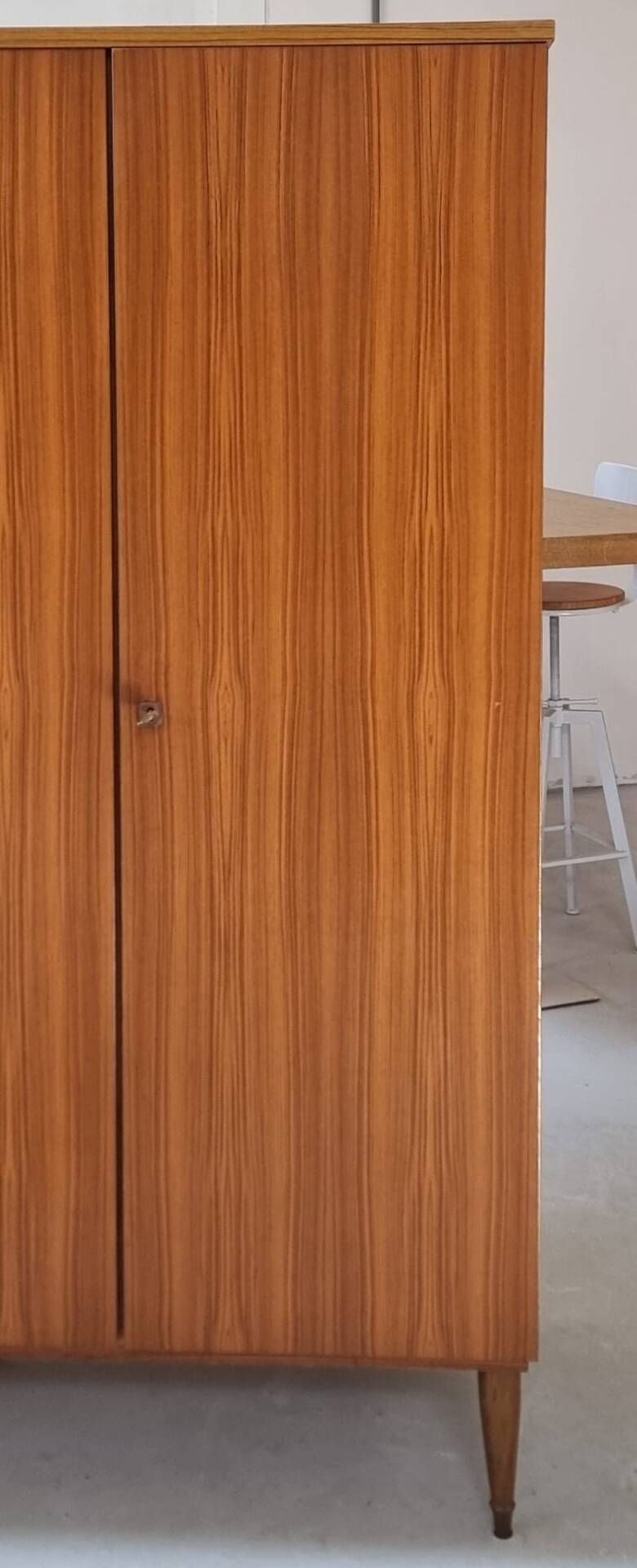 Armoire du milieu du siècle