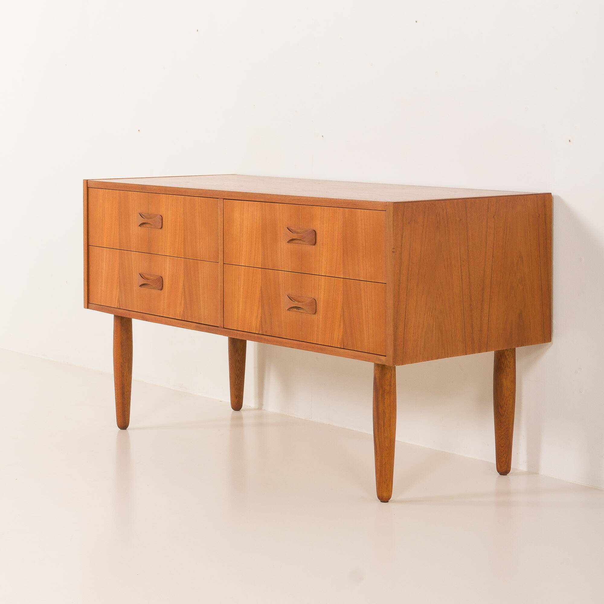 Small Danish teak sideboard with 4 drawers, 1960s