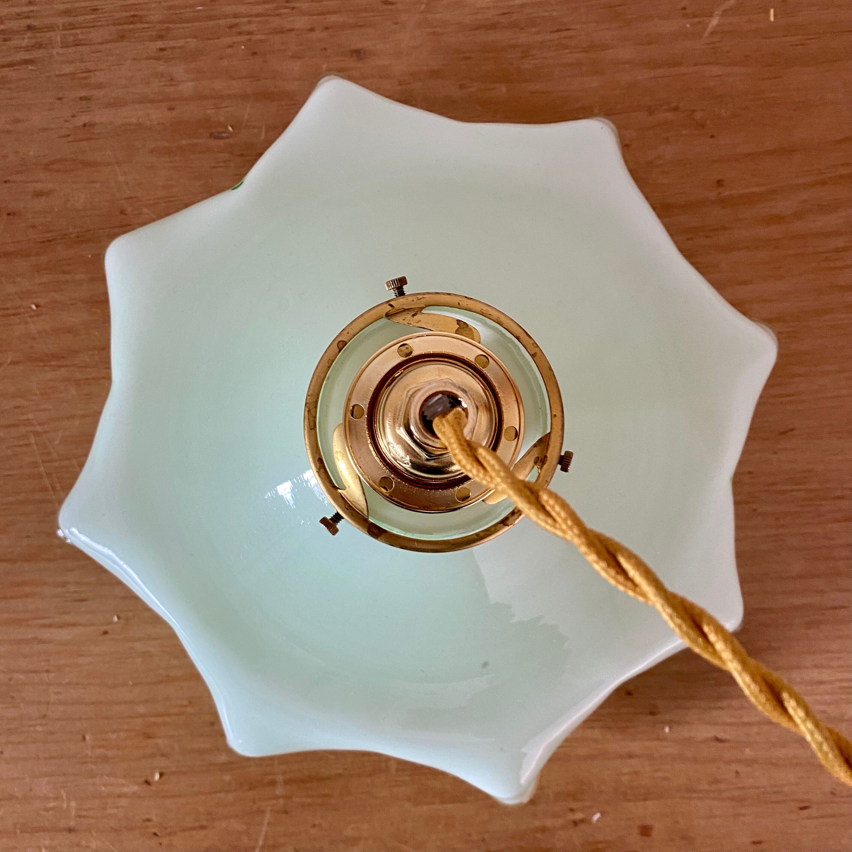Suspension vintage lampshade in opaline mint