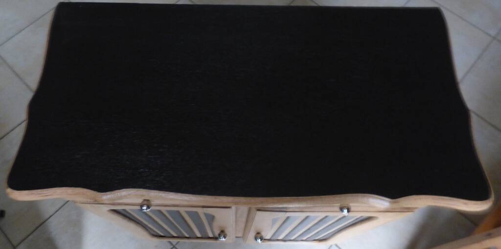 Small Louis XV style support buffet with 2 doors and 2 drawers.