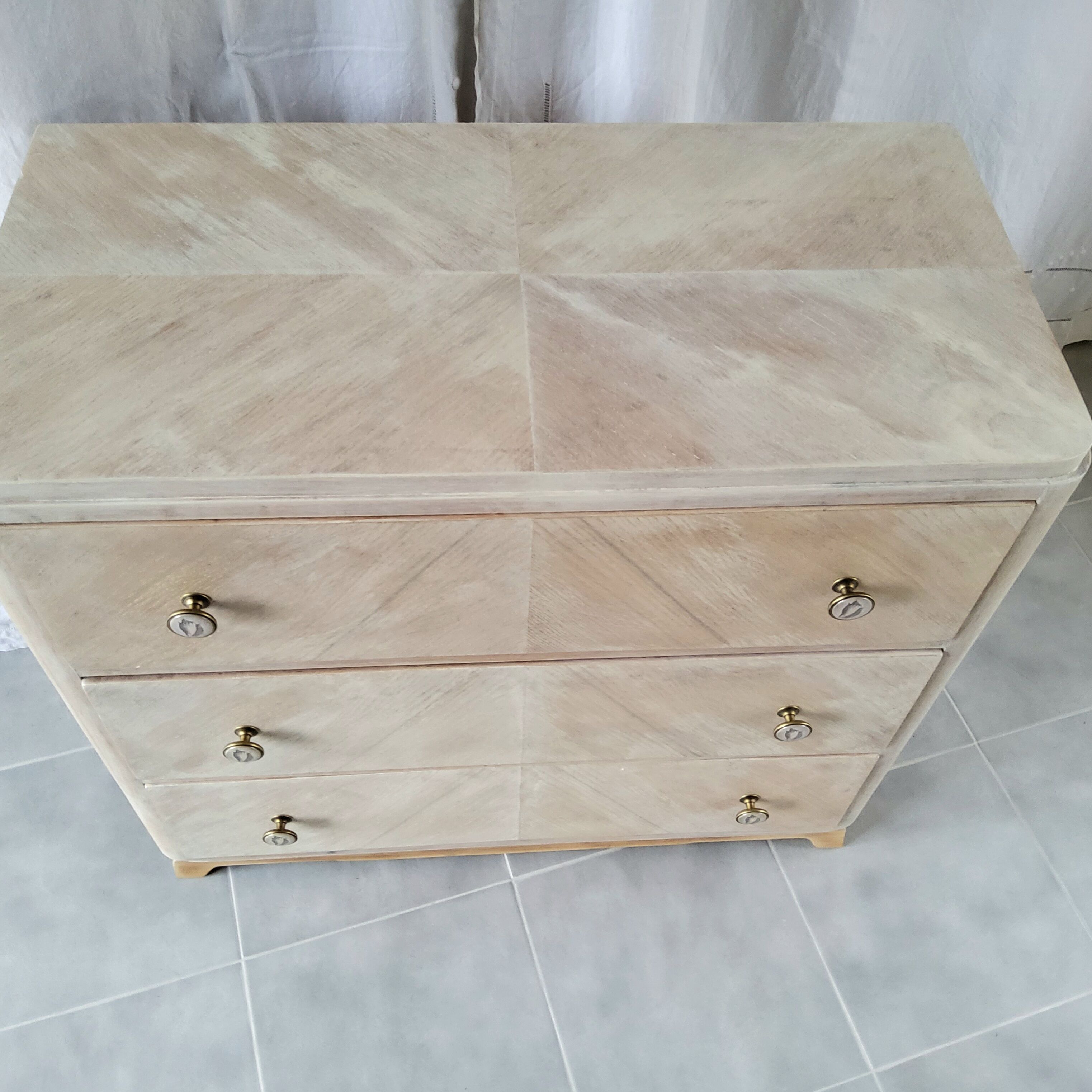 Art Deco chest of drawers