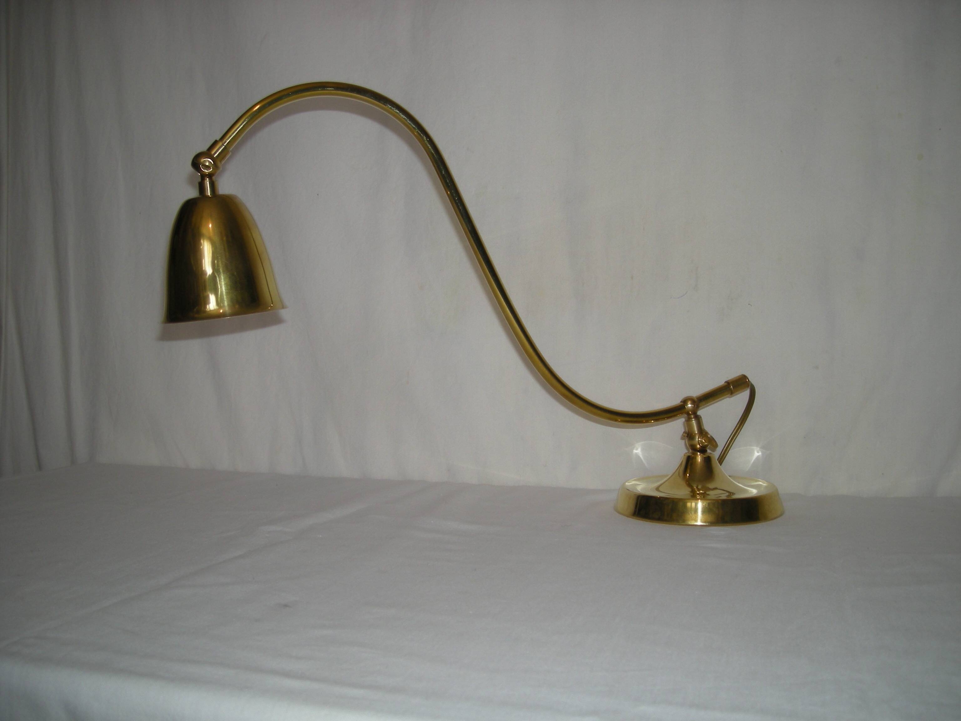 Desk lamp