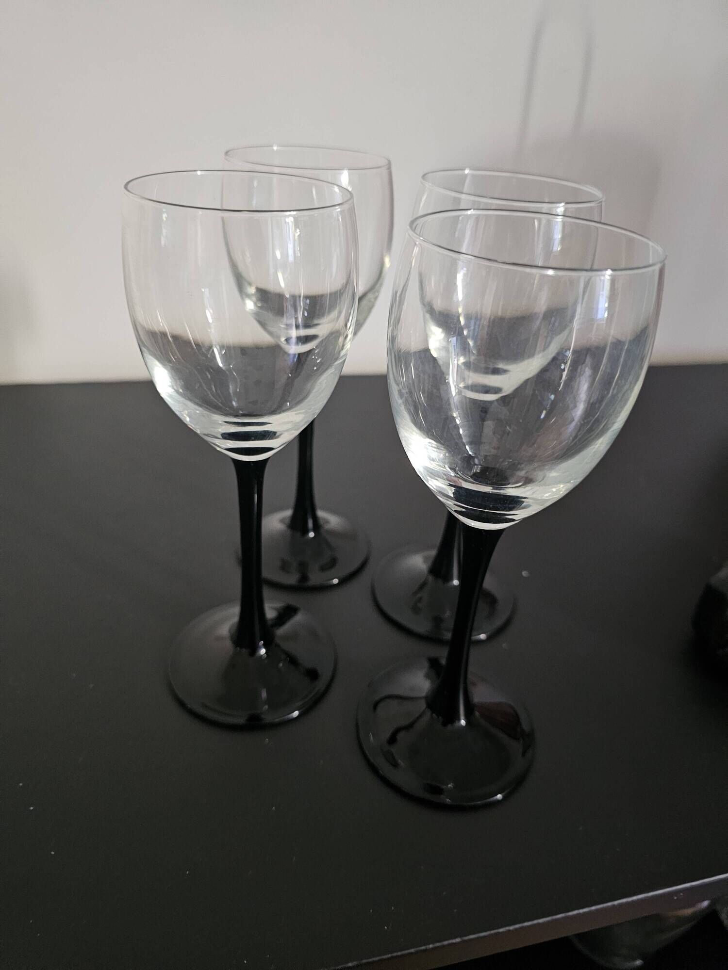 Set of 4 vintage wine glasses model "Domino" – Luminarc (Black stem)