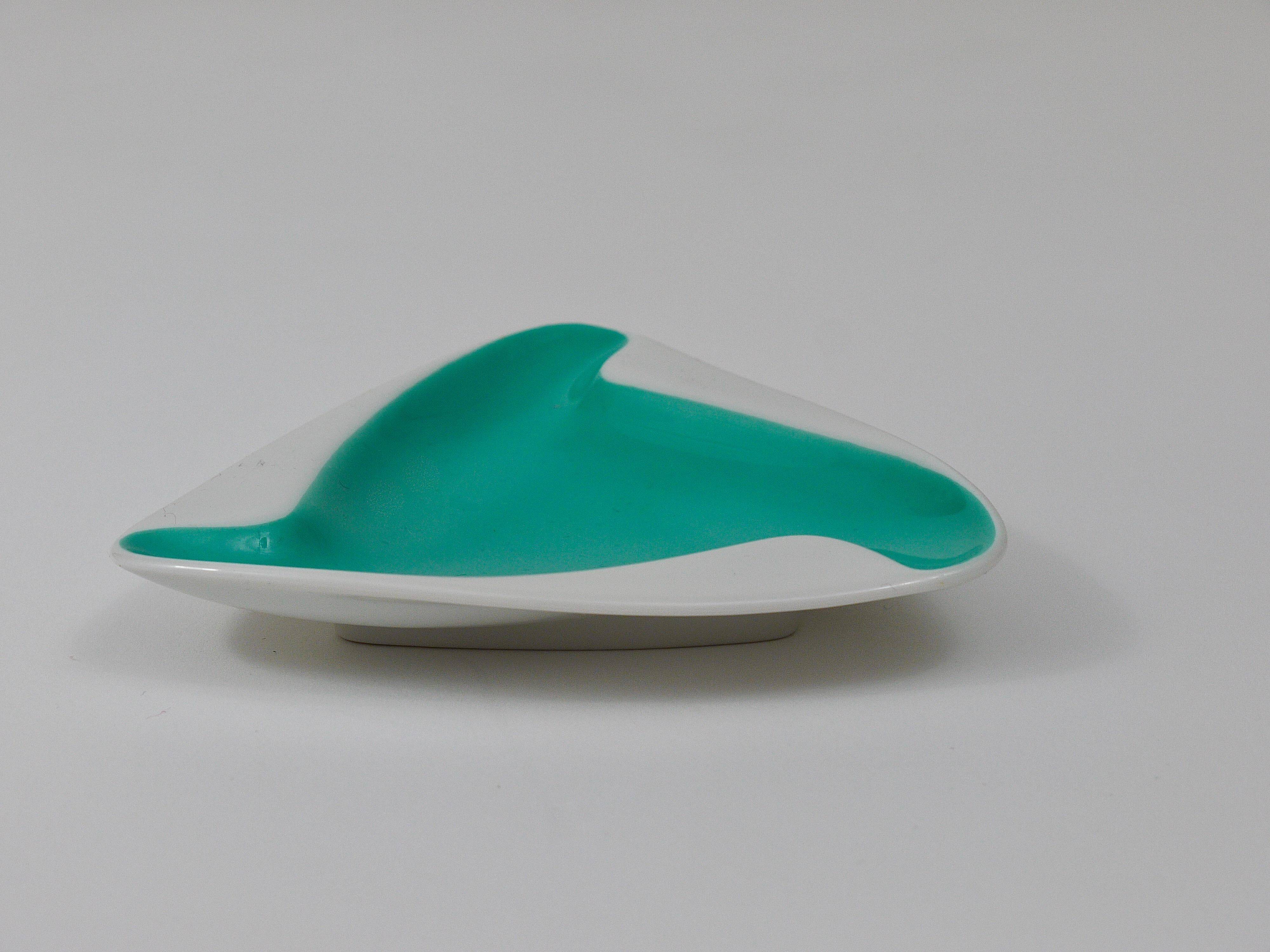 Slim turquoise porcelain ashtray from Augarten Vienna, mid-century, Austria, 1950s.