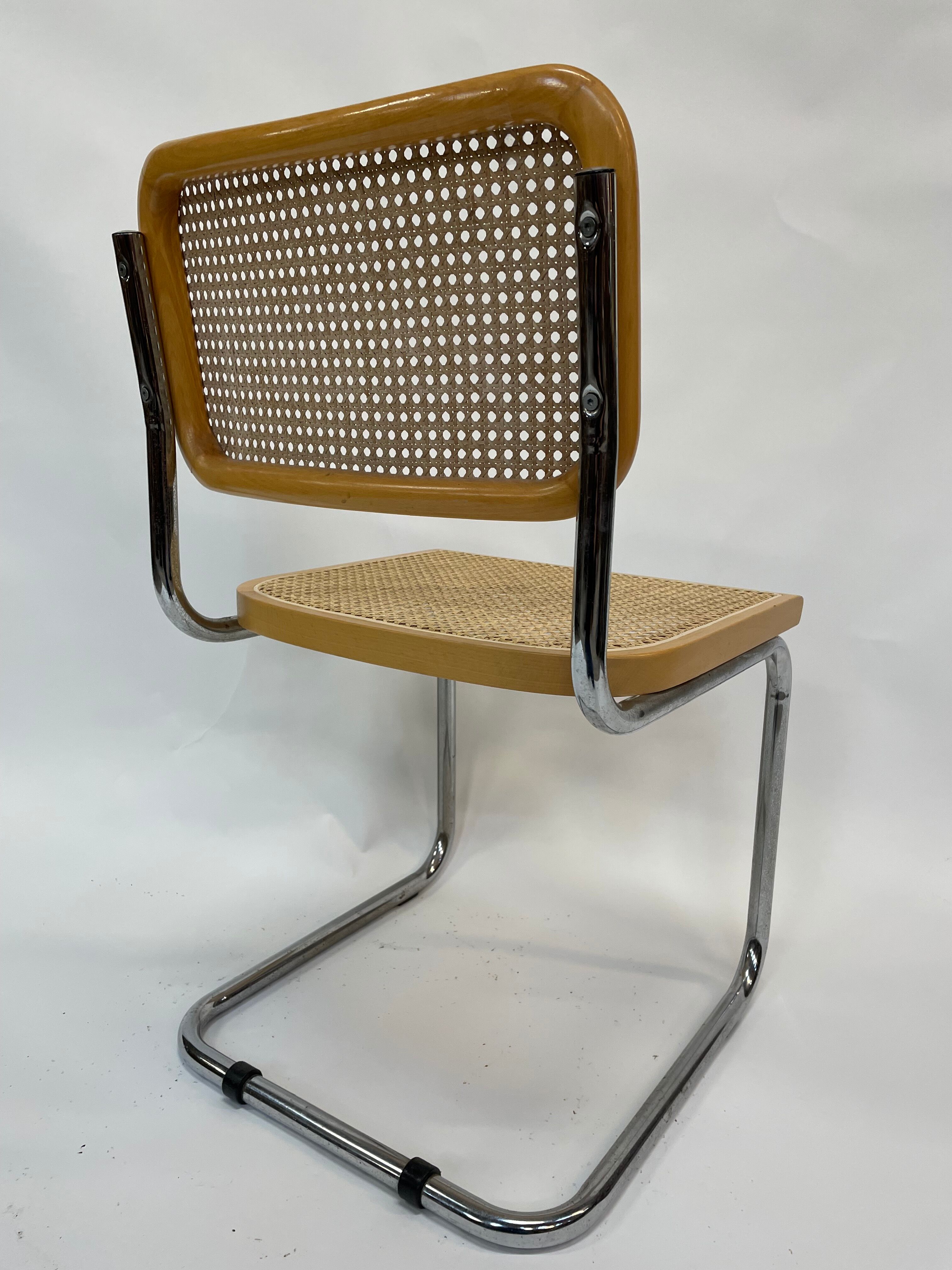 Chaise Cesca modèle b32 en chrome de Marcel Breuer