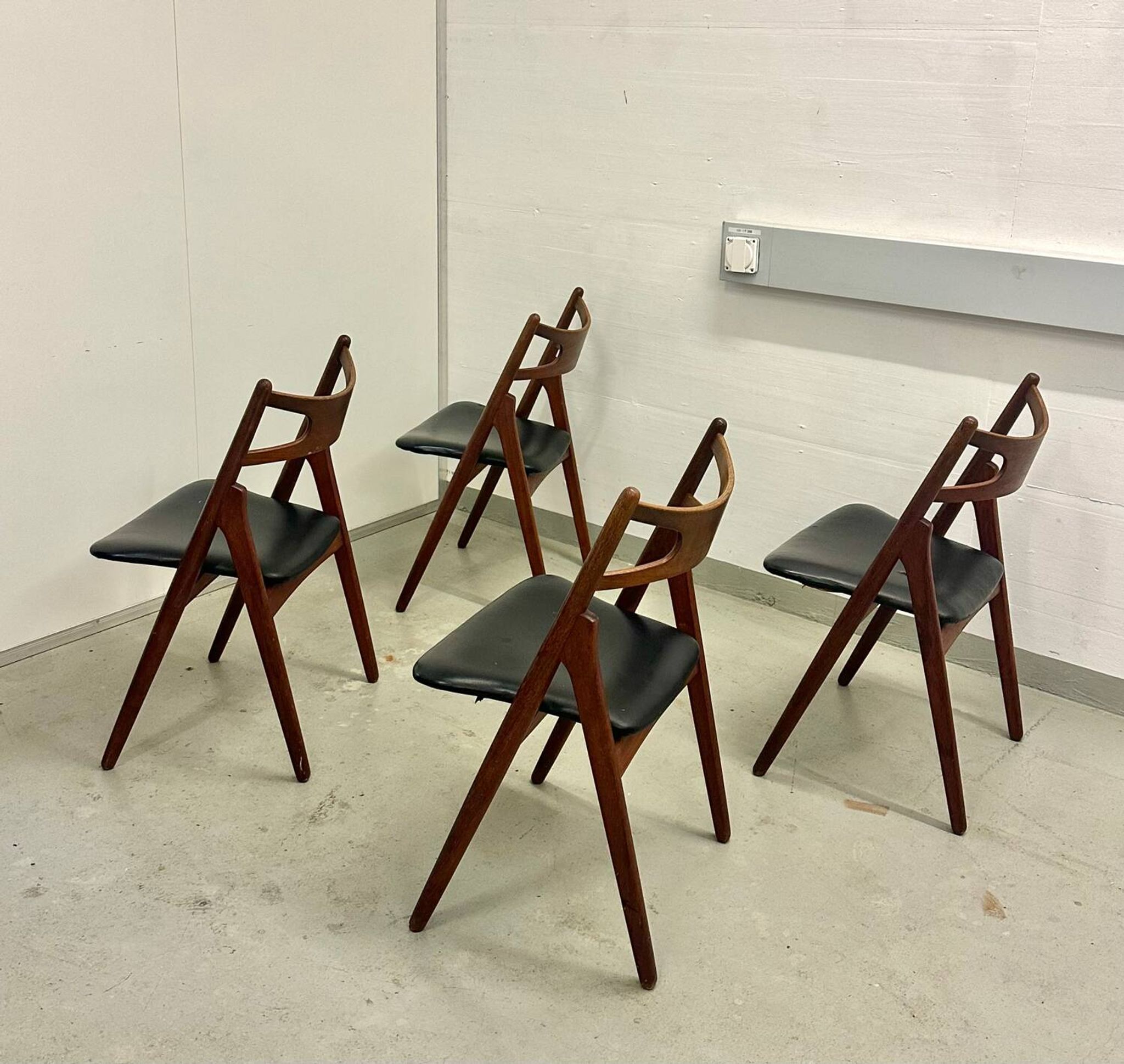 4x Teak Dining Chairs Hans J. Wegner CH29 Sawbuck