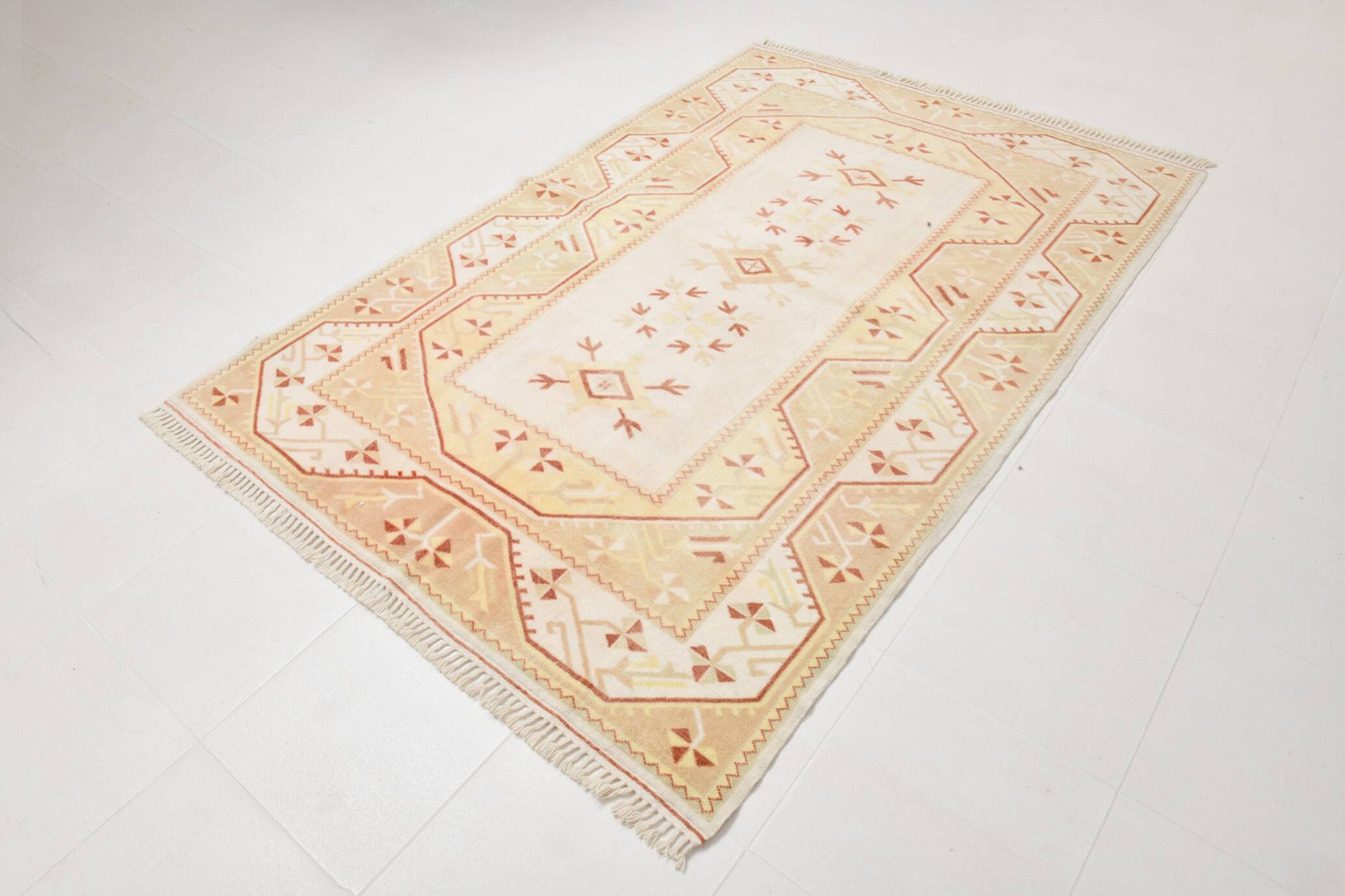 Tapis Kilim Vintage Oriental en Laine Fait Main,Beige,Pêche,Jaune 236x158Cm