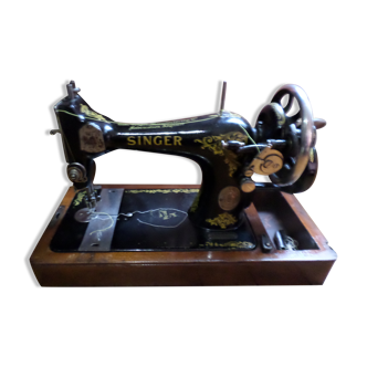 Old singer sewing machine 19th