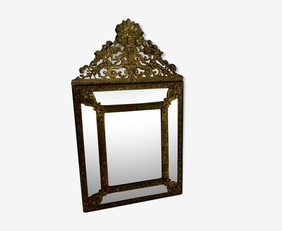 Miroir à parclose en laiton repoussé XIXème - 65x39cm