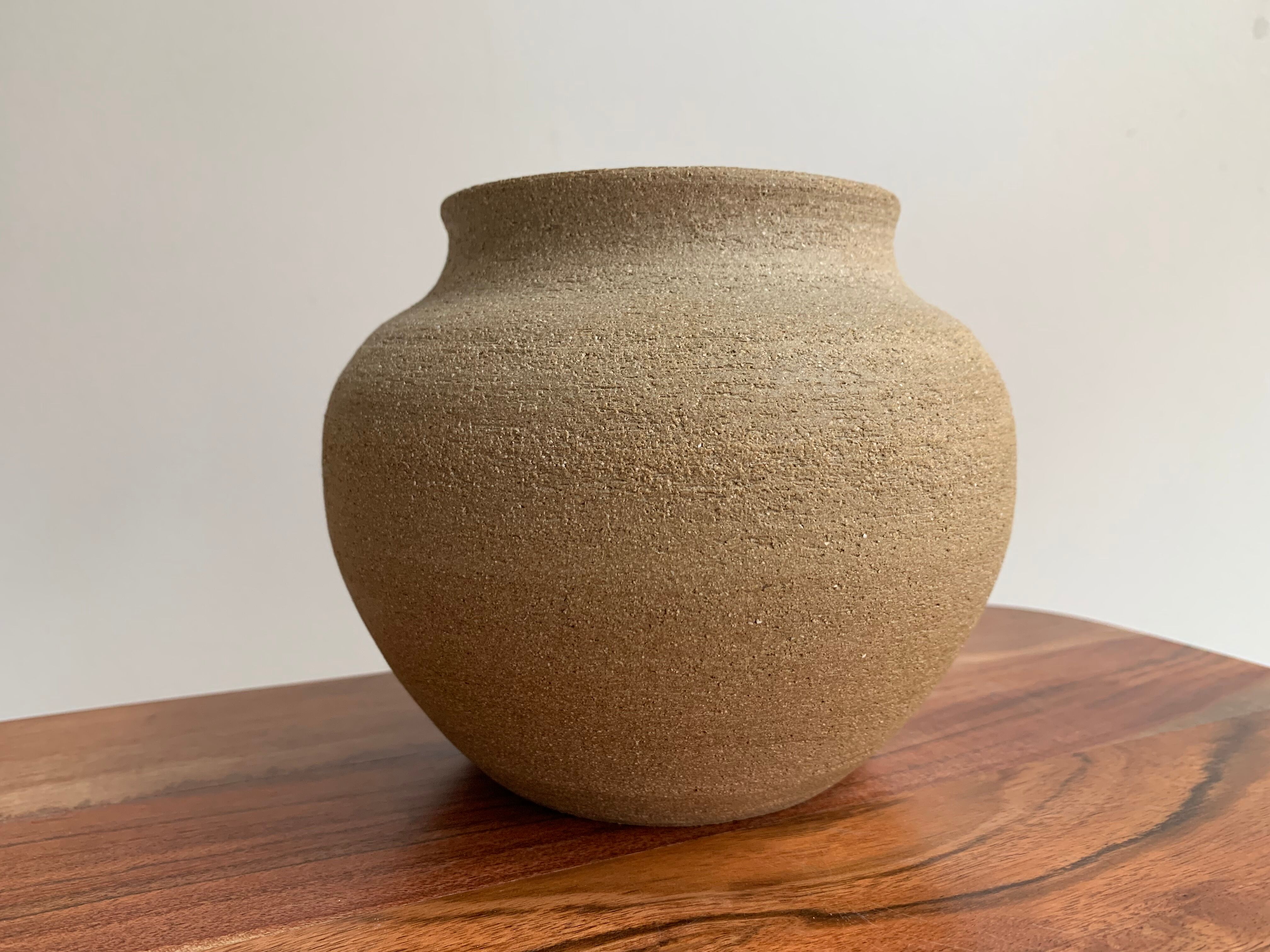 Round vase