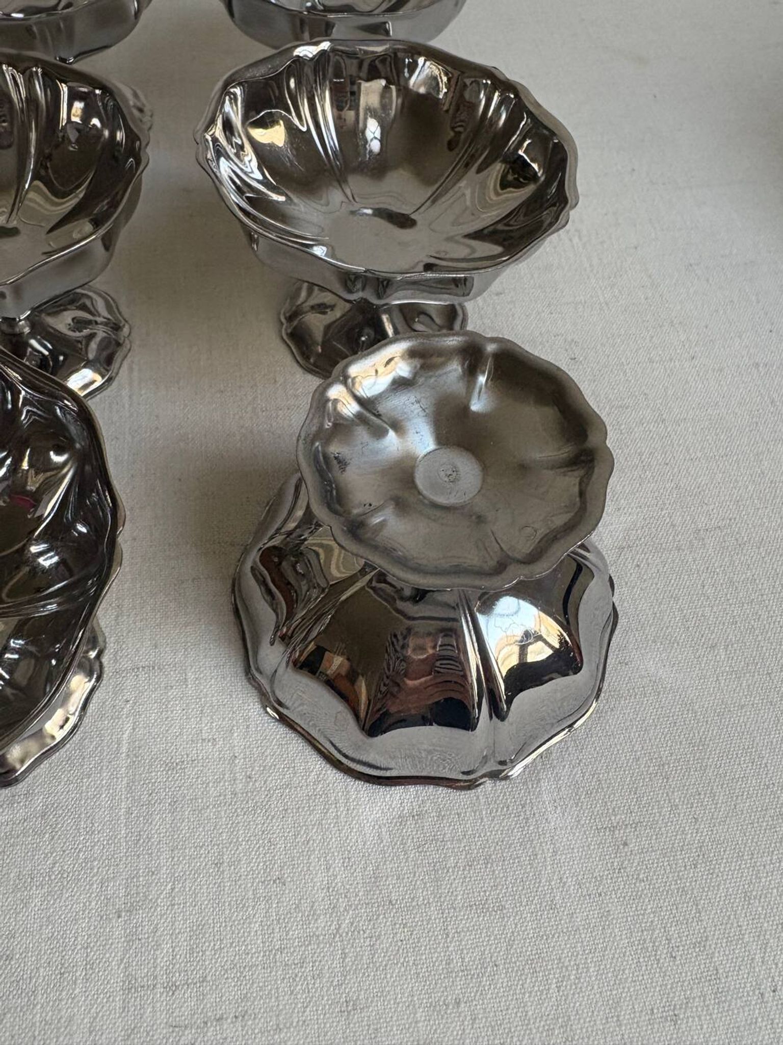 Set of 6 stainless steel ice cream bowls