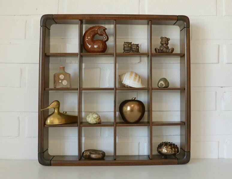 Vintage wooden wall knick knack shelf / shadow box / Gianfranco Frattini