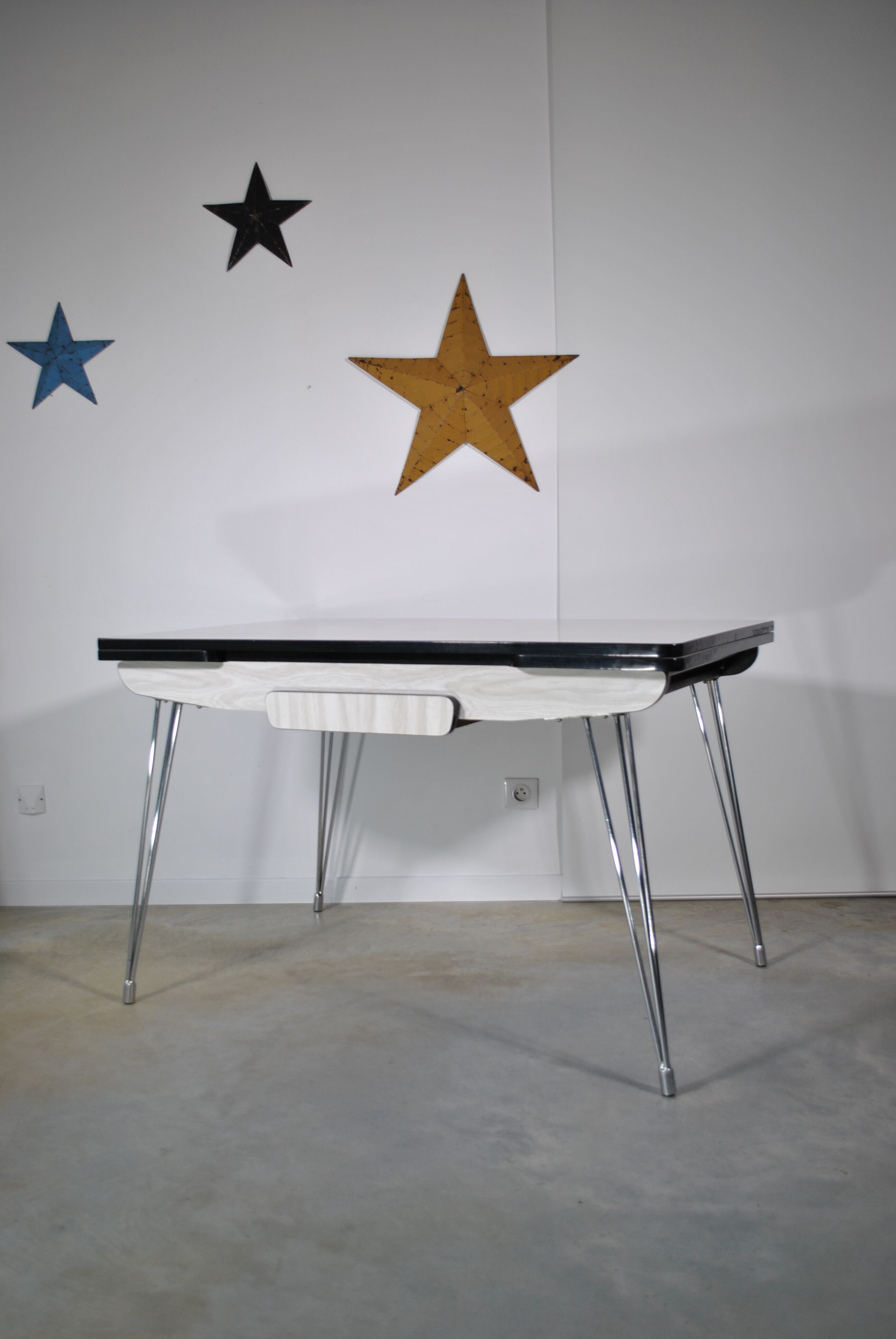 Formica 1950 table and chairs