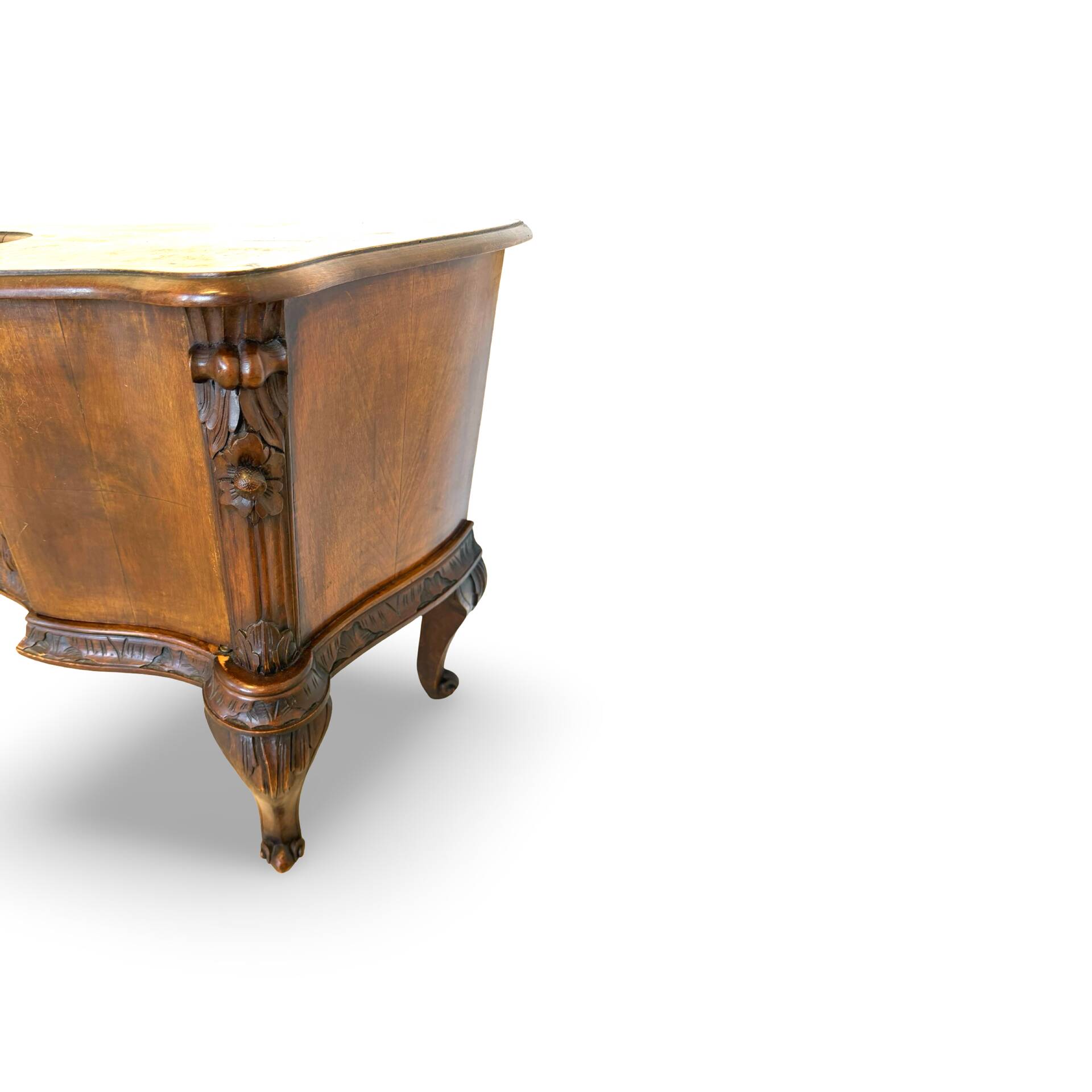 Italian console/petinus from the 1930s.