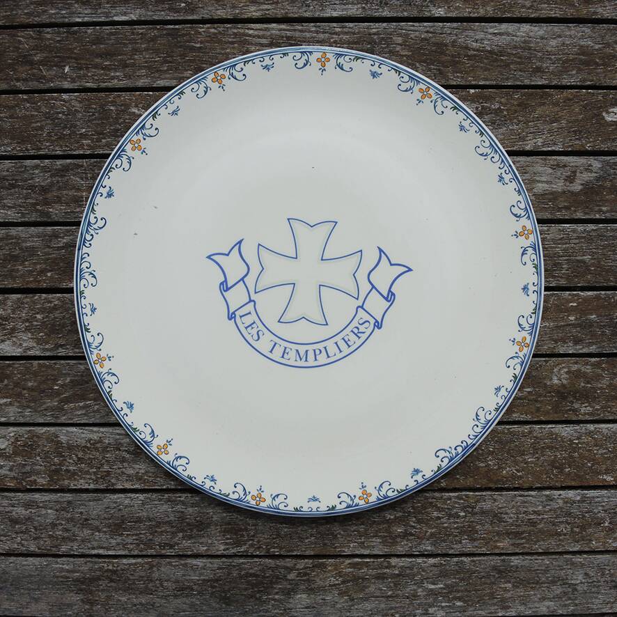 Old Gien dish “Moustiers – With pomegranate – The Templars”