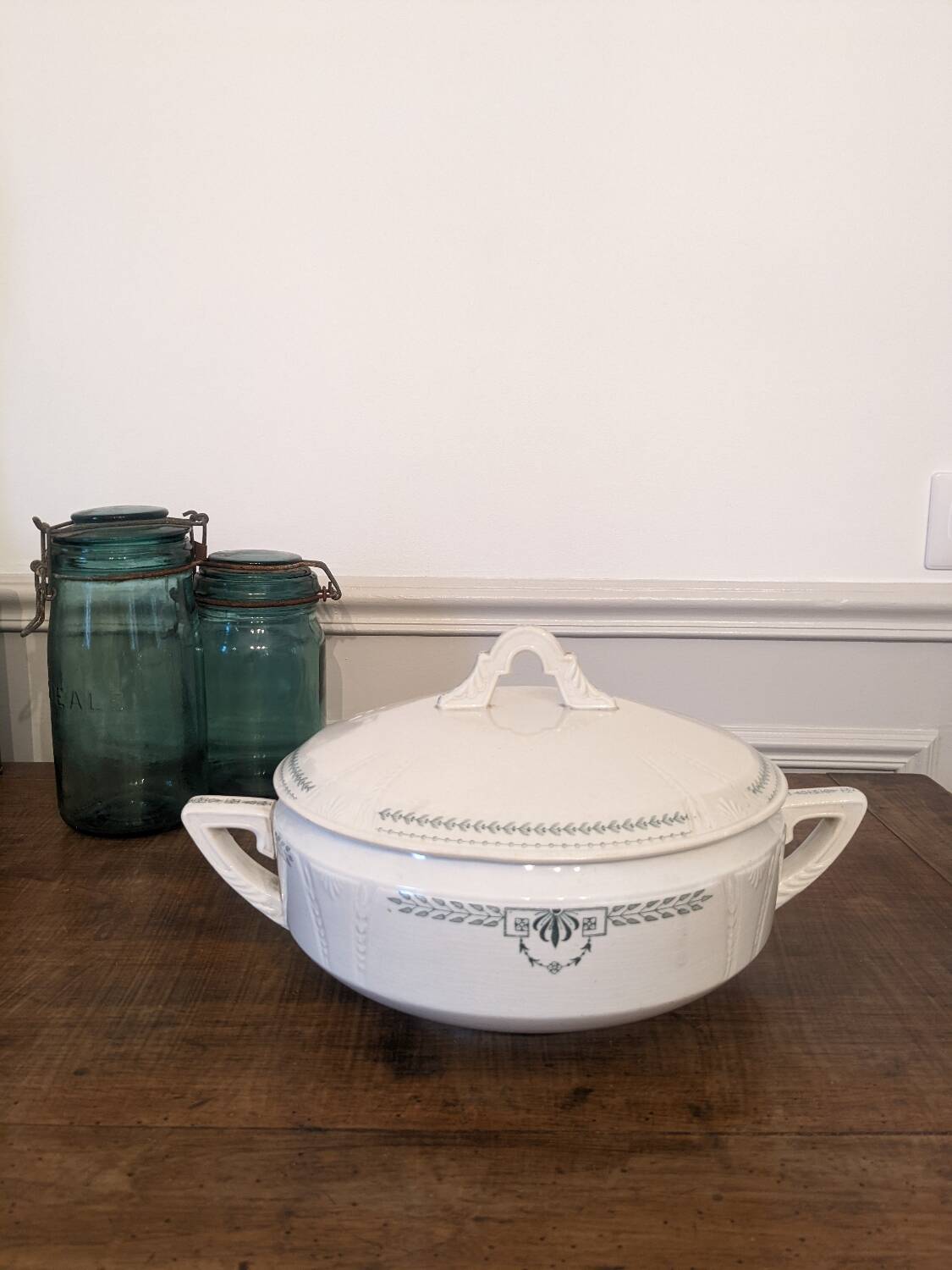 Clara soup tureen, Gien iron earth