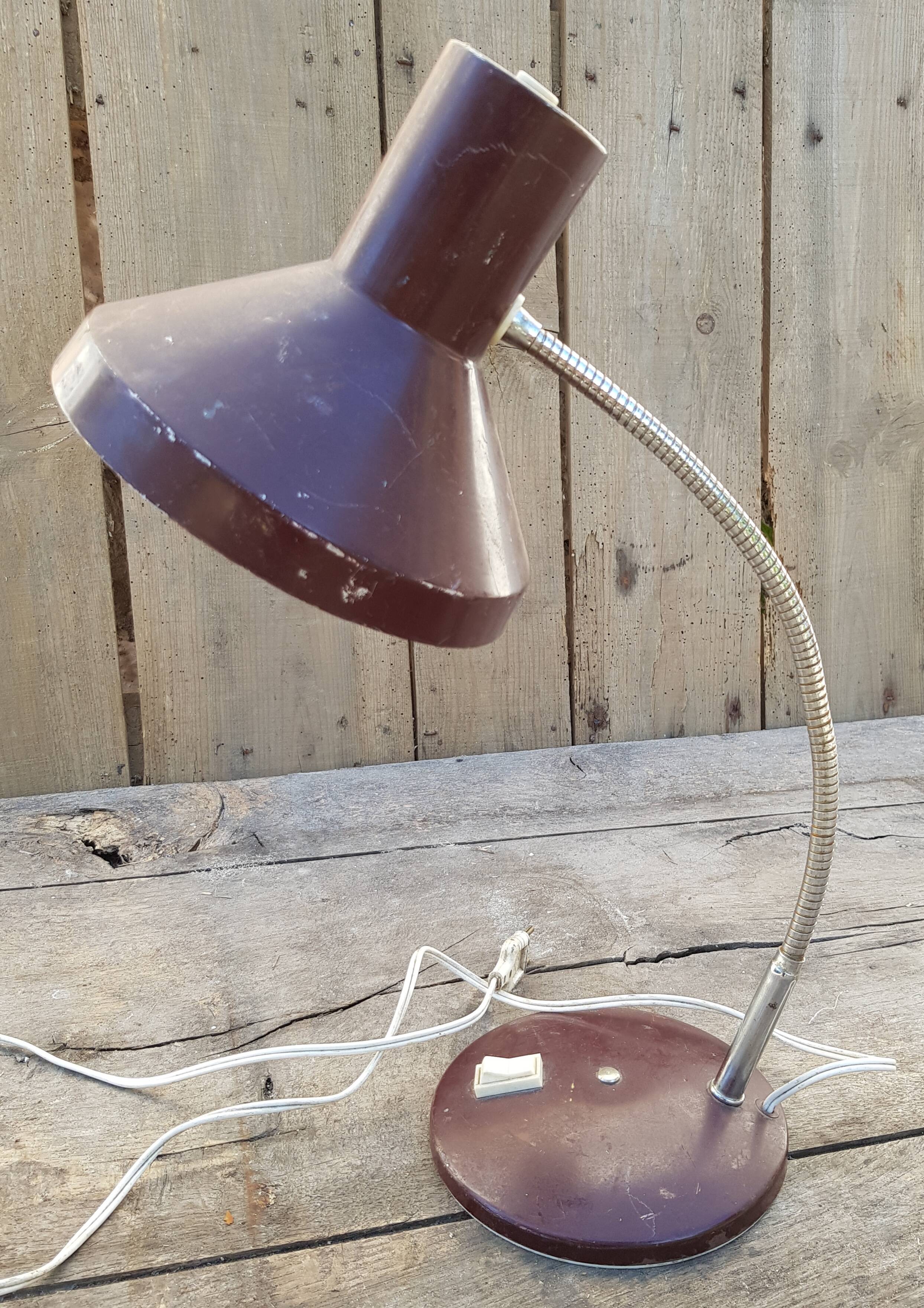 1970 articulated desk lamp