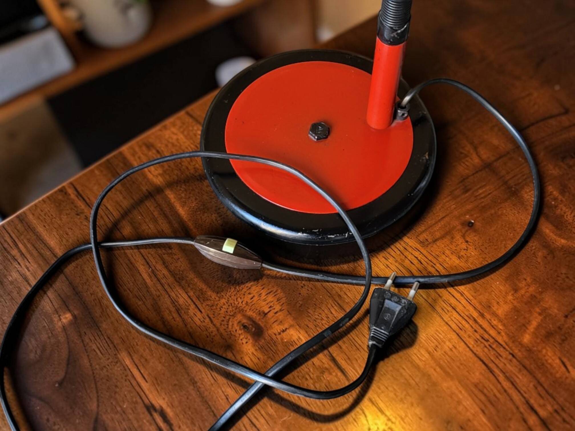 1980's desk lamp