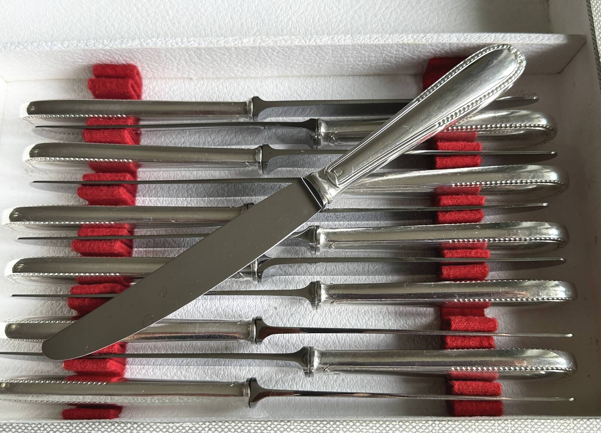 Complete silver-plated cutlery set of 61 pieces, Pearls model - in good condition.