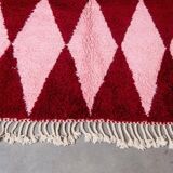 Off-white Moroccan rug with geometric patterns, 250cm x 200cm