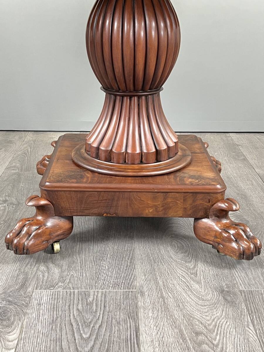 Mahogany drop-leaf table, 19th century
