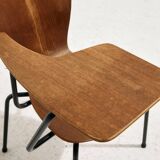 Chaise en teck avec tablette écritoire