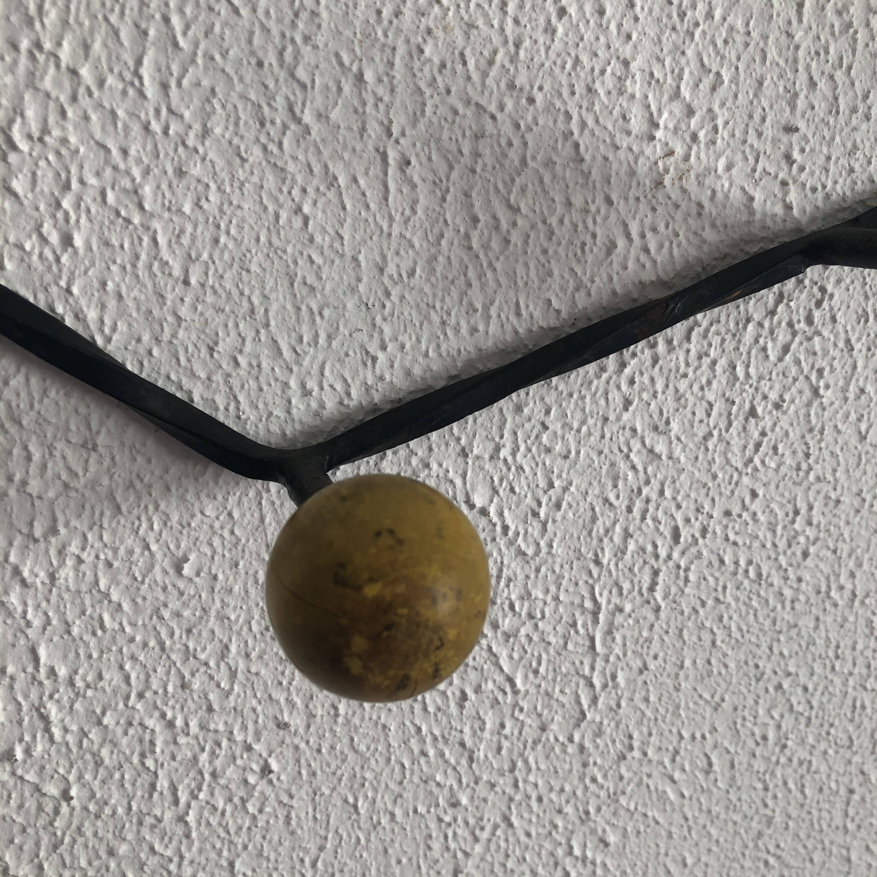 Portemanteau vintage 1960 coeur 5 patères boules bois - 60 cm