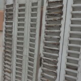 2 shutters with fixed louvers
