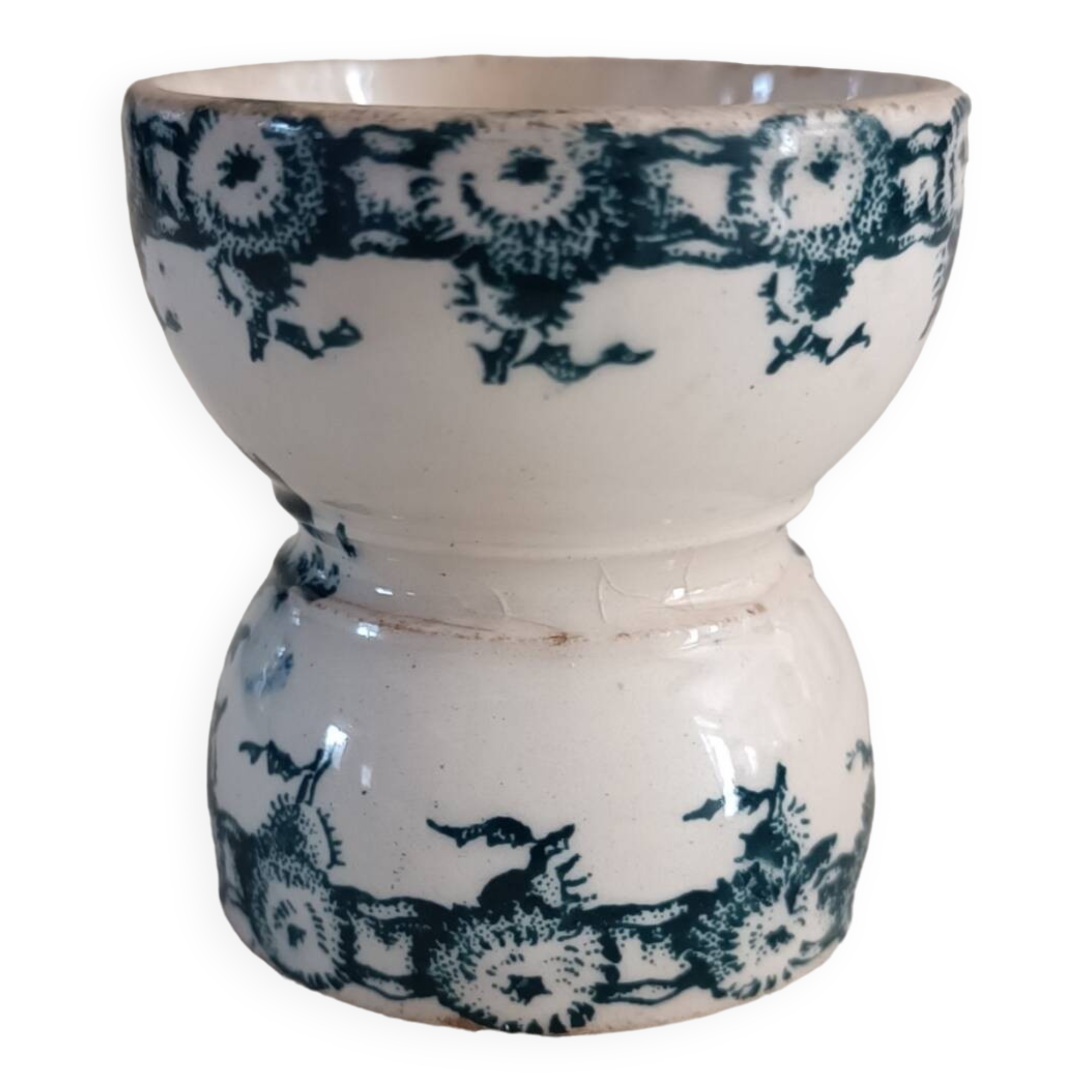 Iron earth egg cup