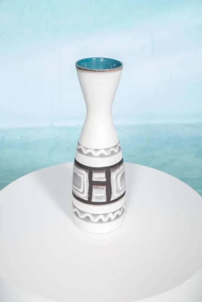 Vintage vase W-Germany flowers from the 1960s, natural boho tones.