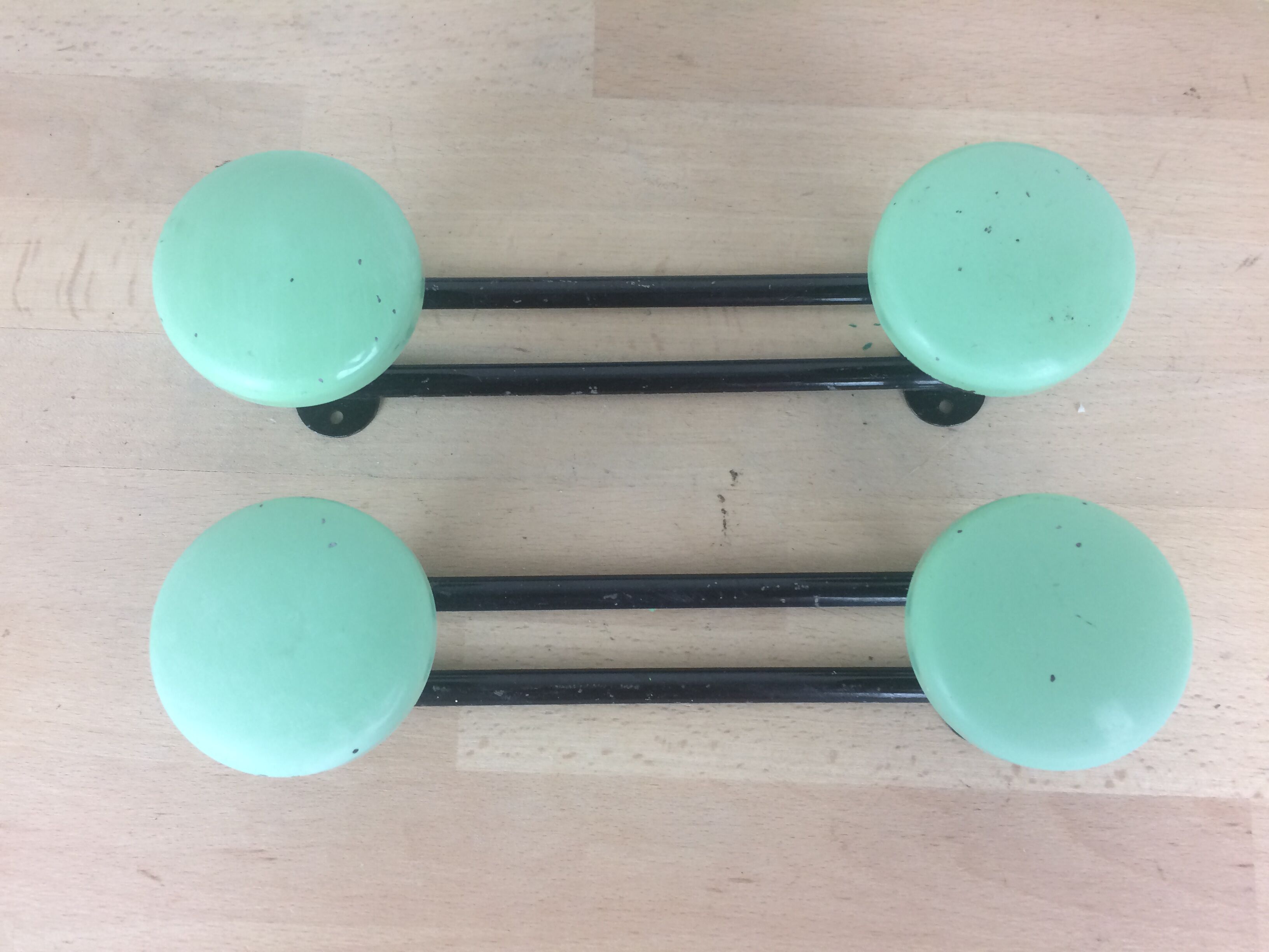 4 vintage wall hooks 50s, 10 green balls