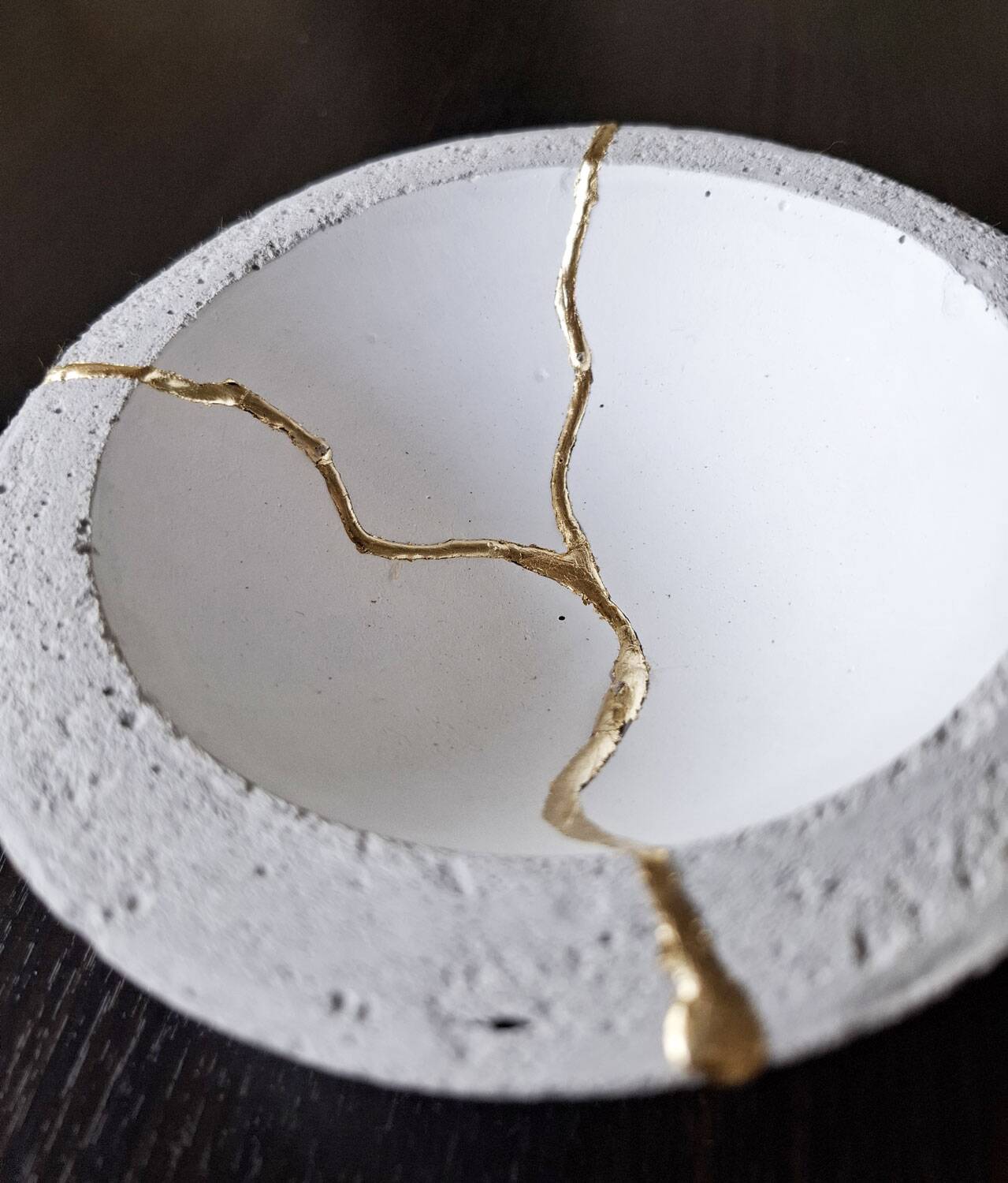 Kintsugi-inspired concrete cup