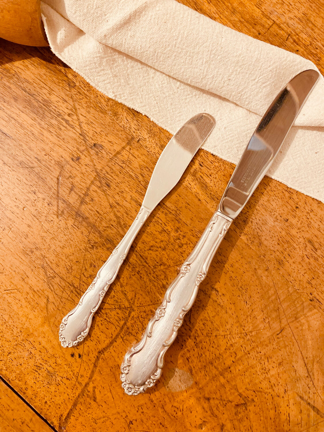 Silver cutlery for 12 guests
