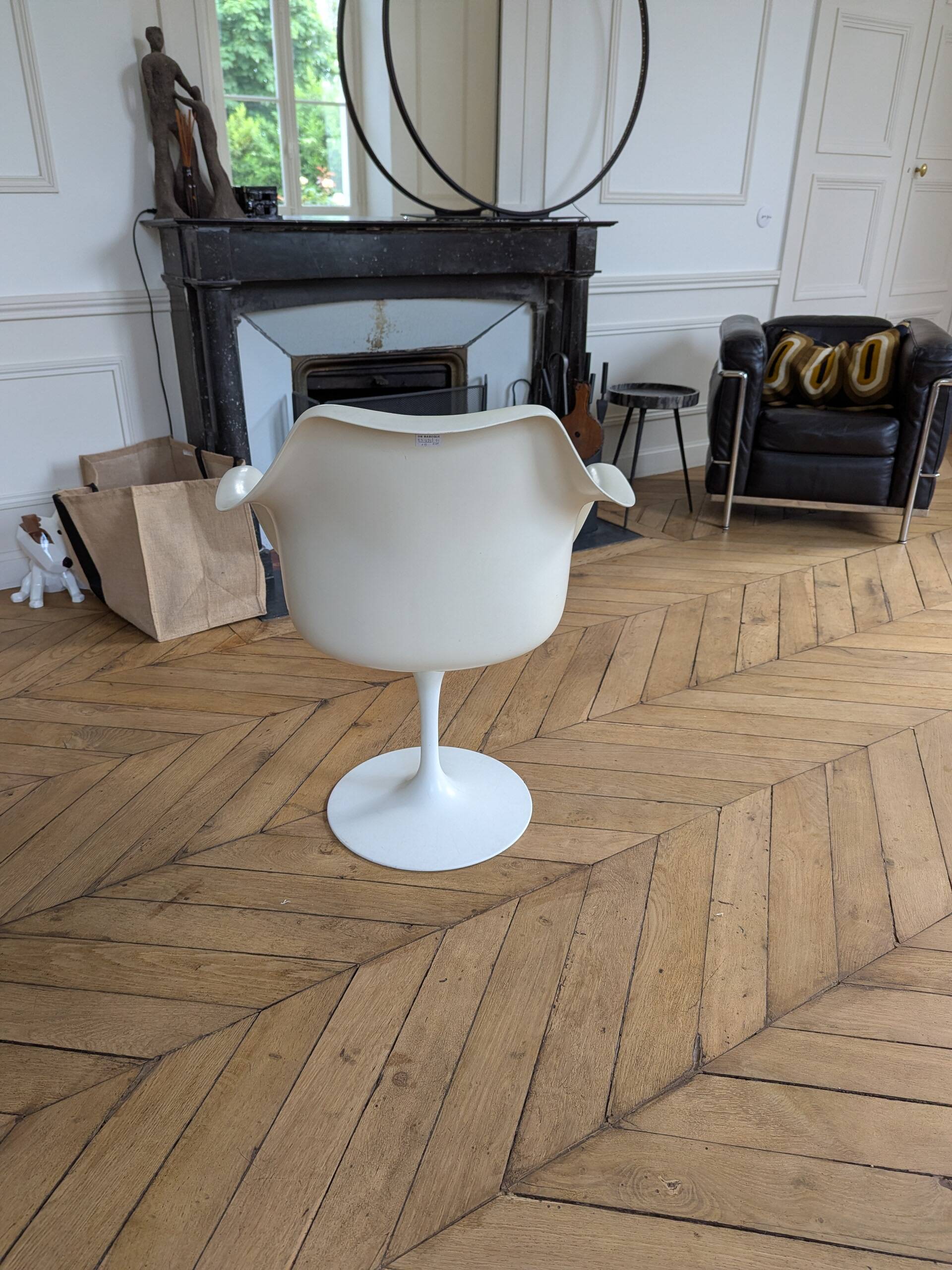 Pair of Tulip Knoll Saarinen armchairs