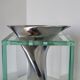 Vase moderniste en aluminium et verre 1980