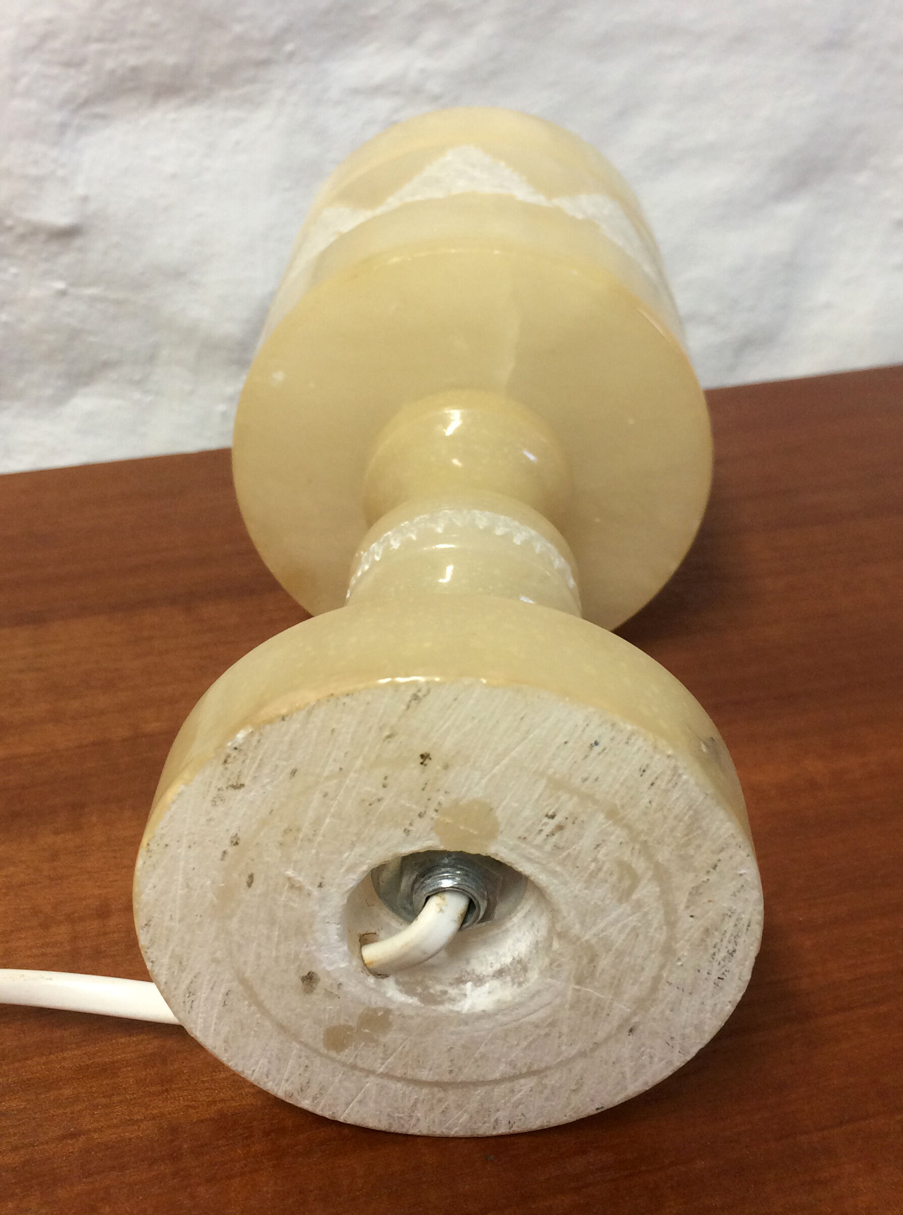 Alabaster lamp