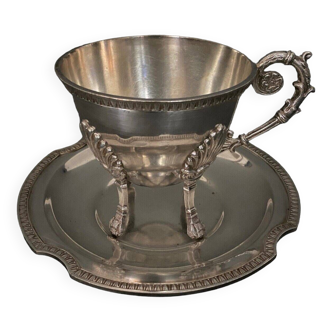 Tasse et sa sous-tasse en métal argenté fin XIXe style Empire