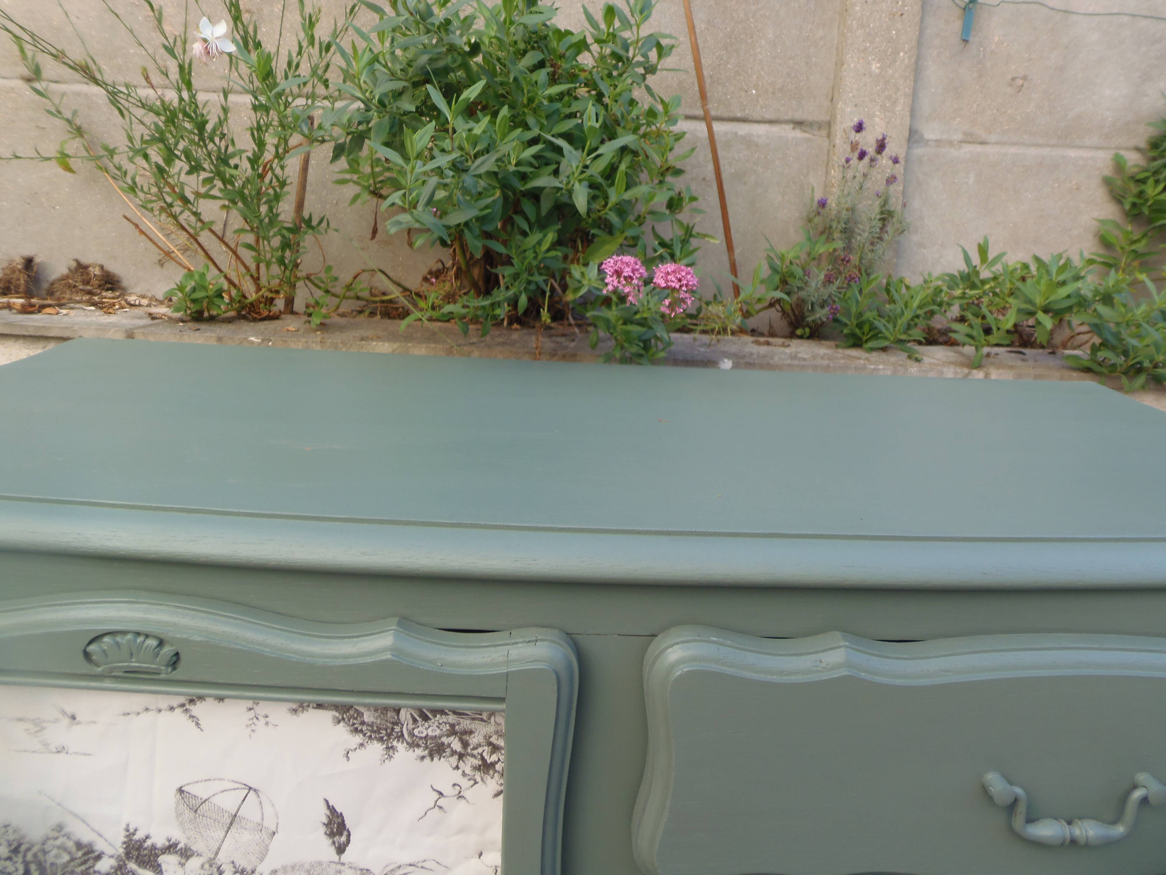 Armoire ancienne Green Smoke – Toile de Jouy .
