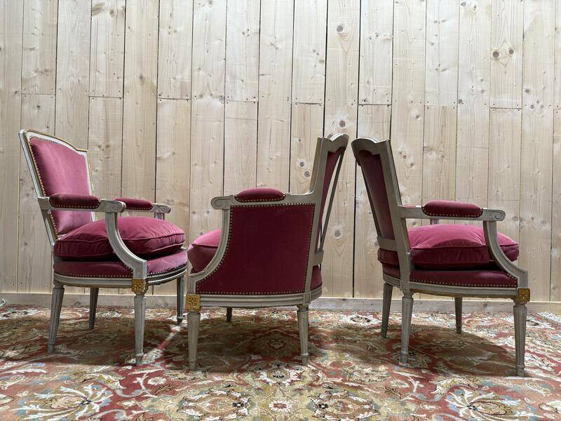 Paire de fauteuils et bergère et style Louis XVI