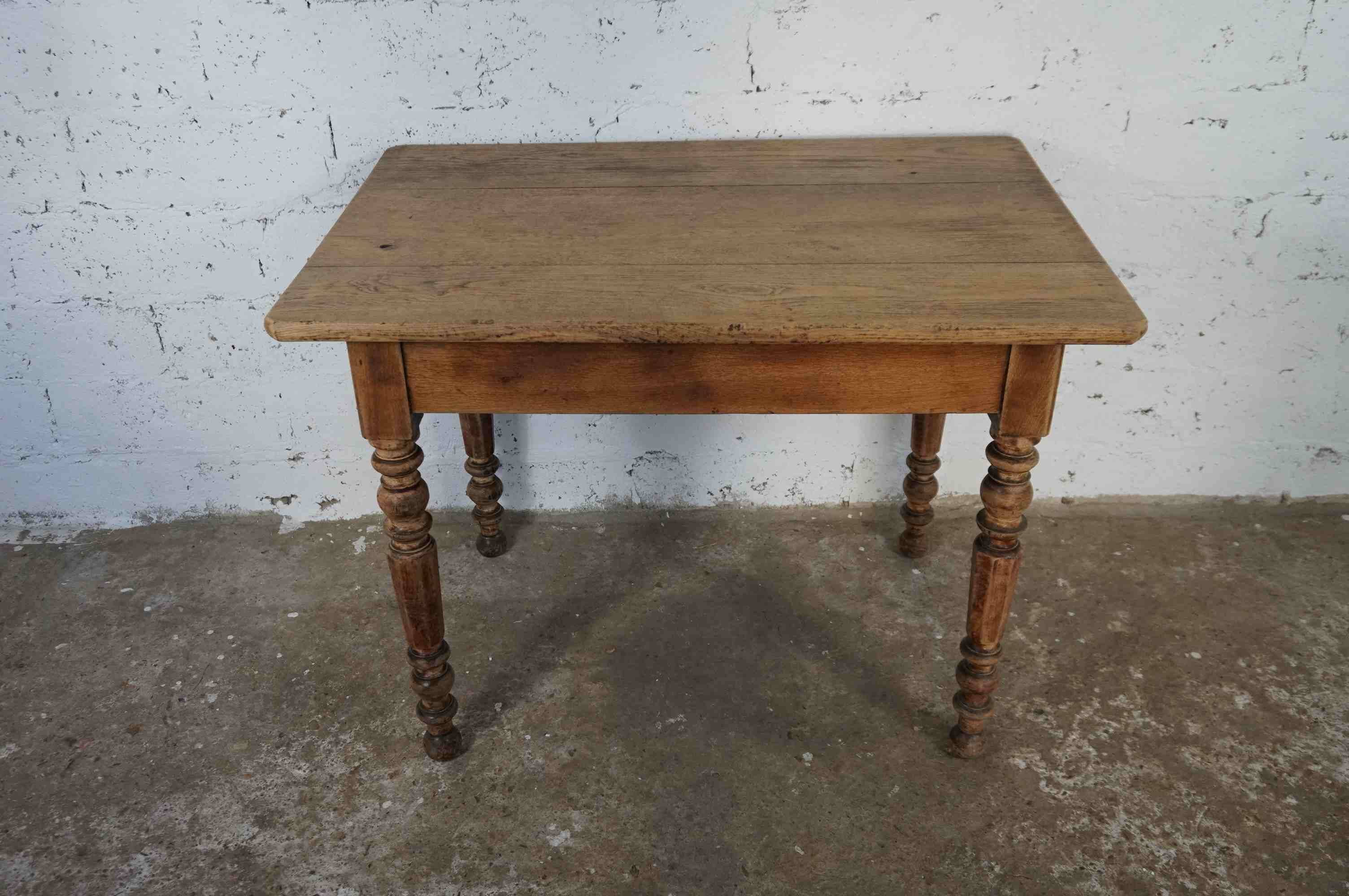 Table bistrot ou bureau vintage en chêne massif