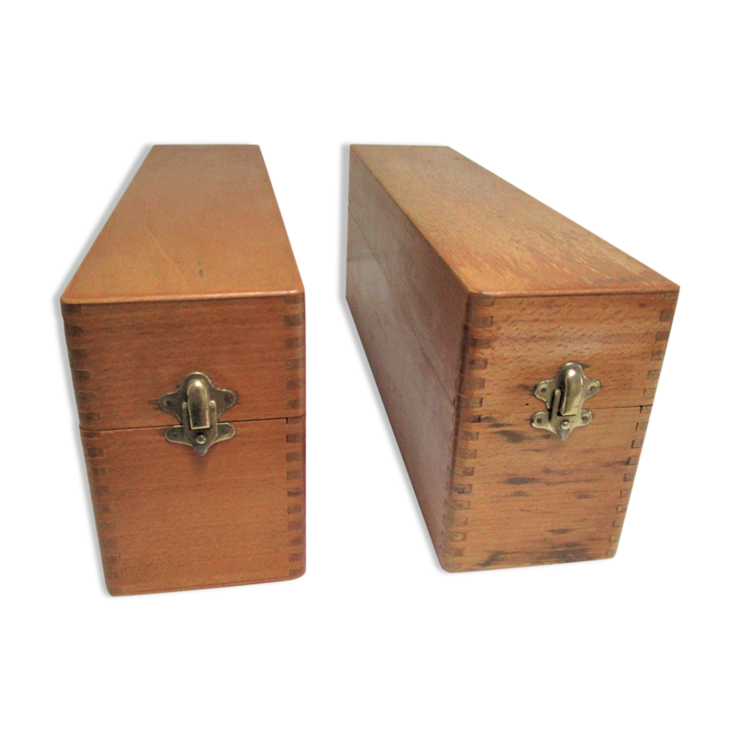 Deux boîtes à archives en bois de hêtre vintage