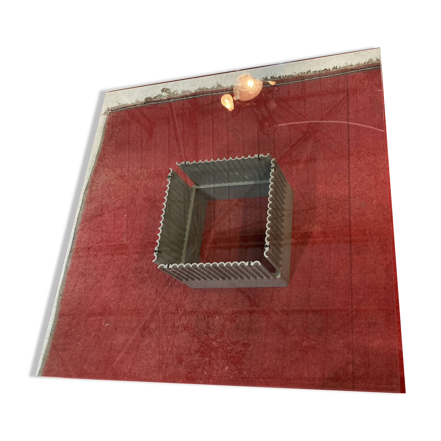 Designer coffee table in metal and glass top (120x120cm)