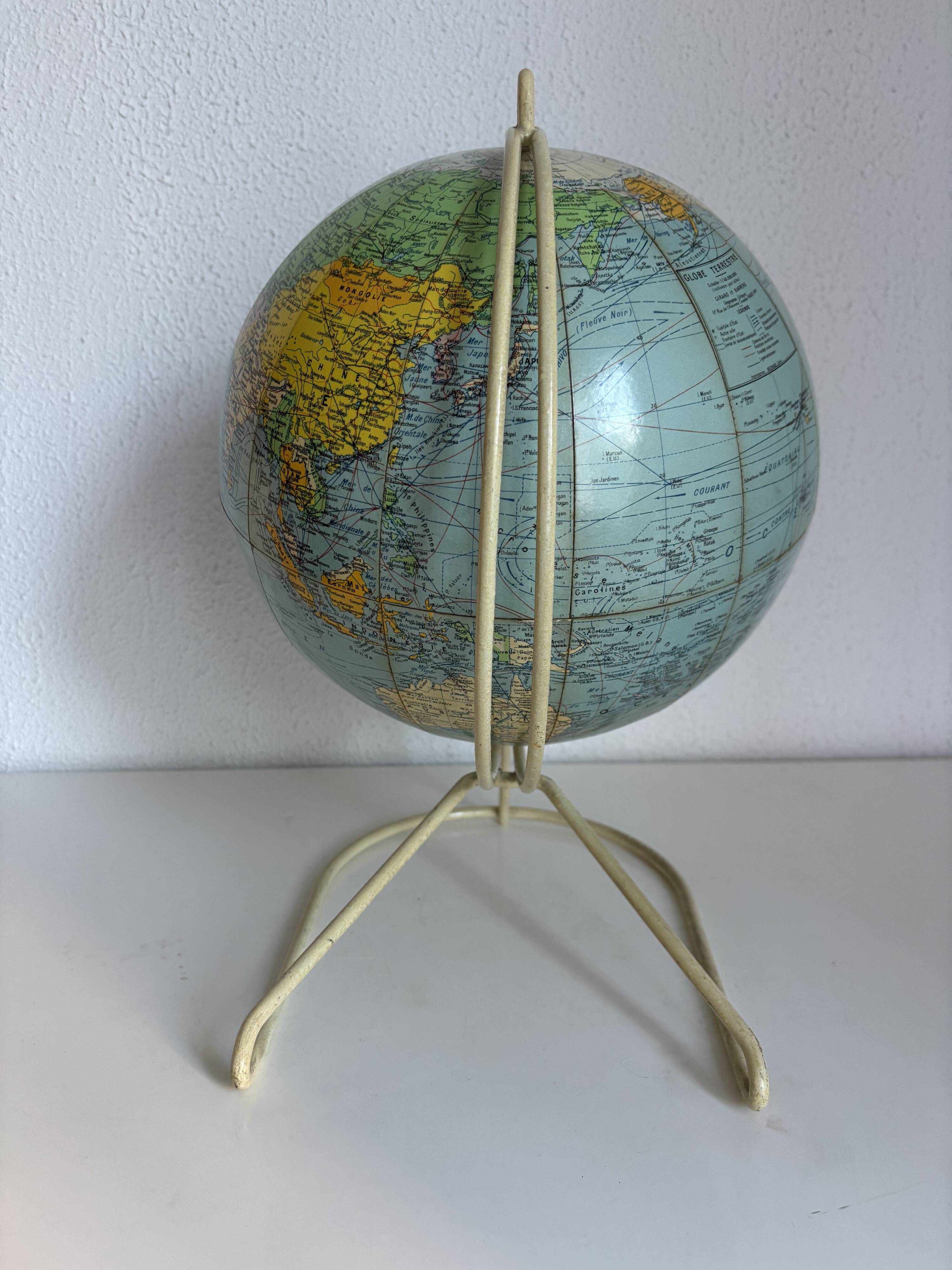 Vintage 1960 terrestrial globe by Girard Barrère in cream - 35 cm
