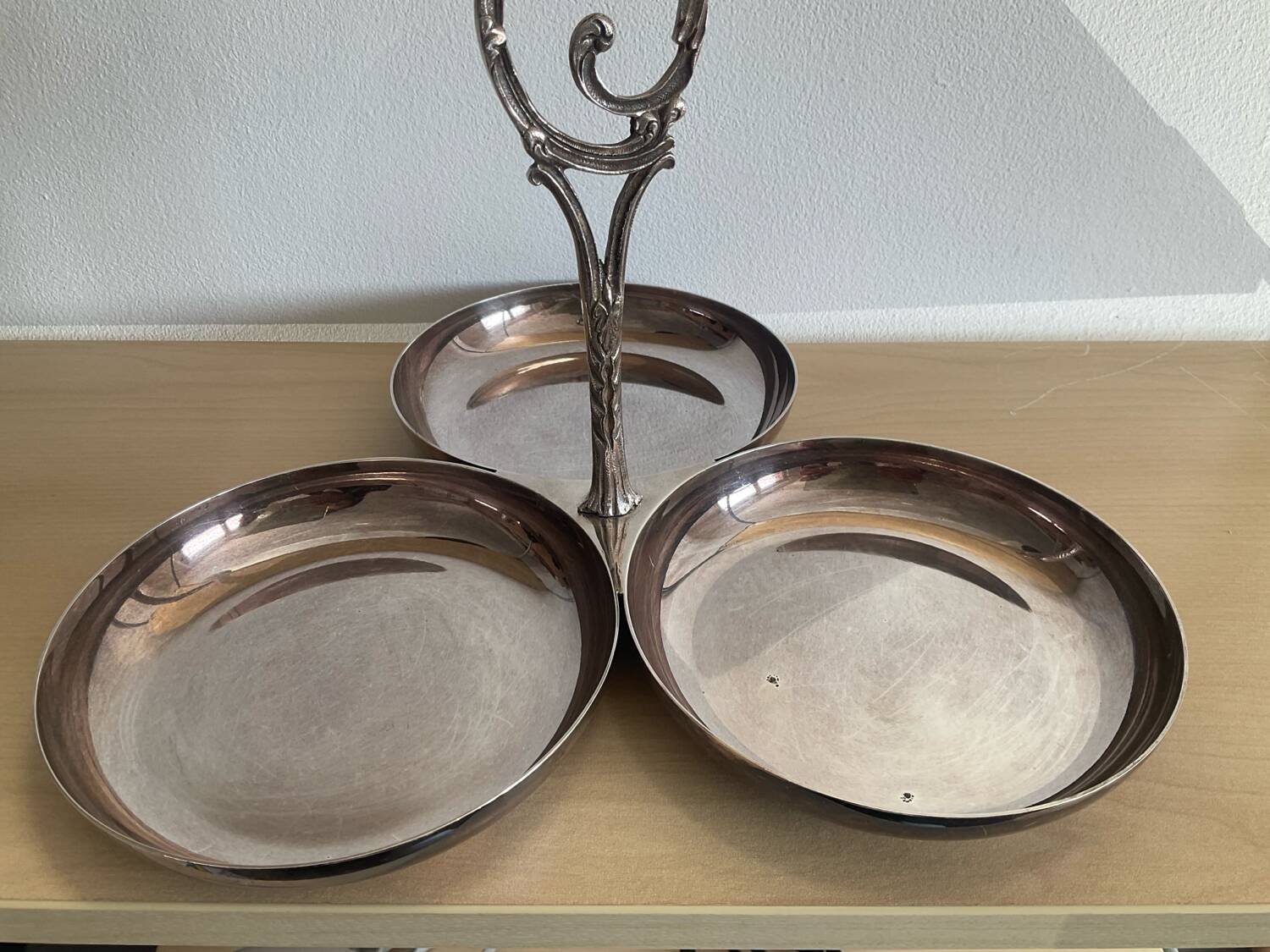 Vintage silver-plated metal bowl servant