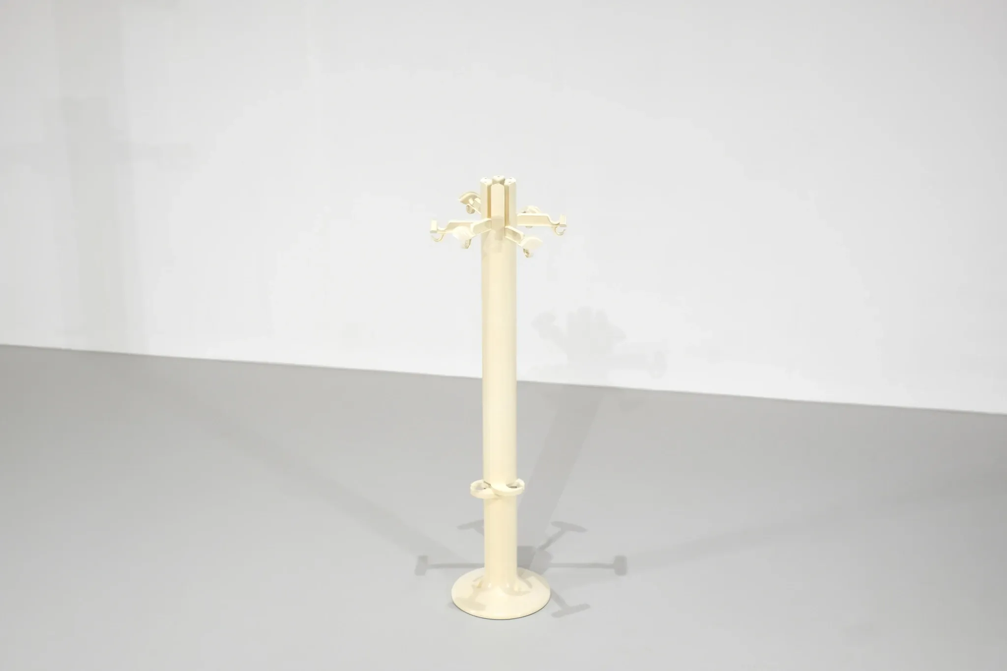 Coat rack "Planta" designed by Giancarlo Piretti for Anonima Castelli.