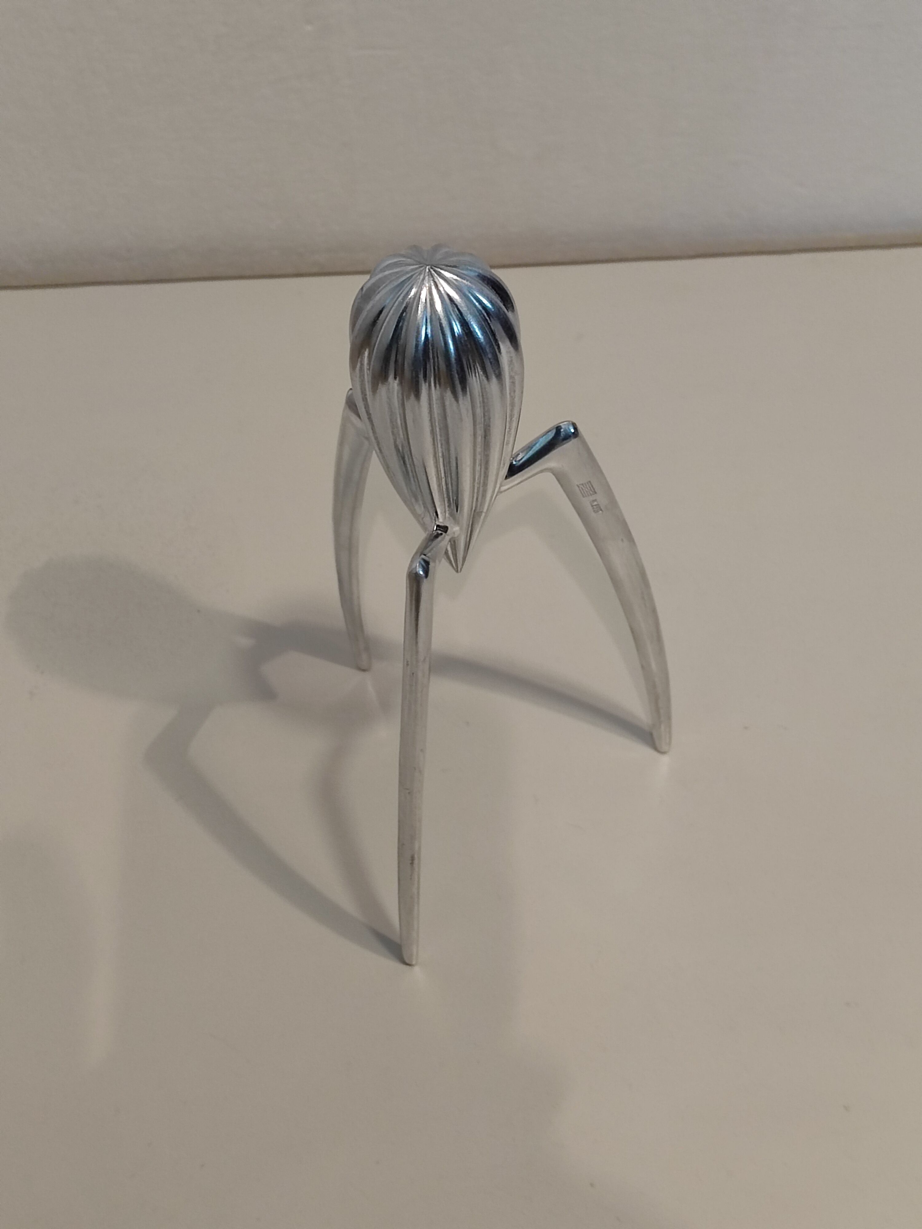 Citrus press " juicy Salif " by Philippe Starck.