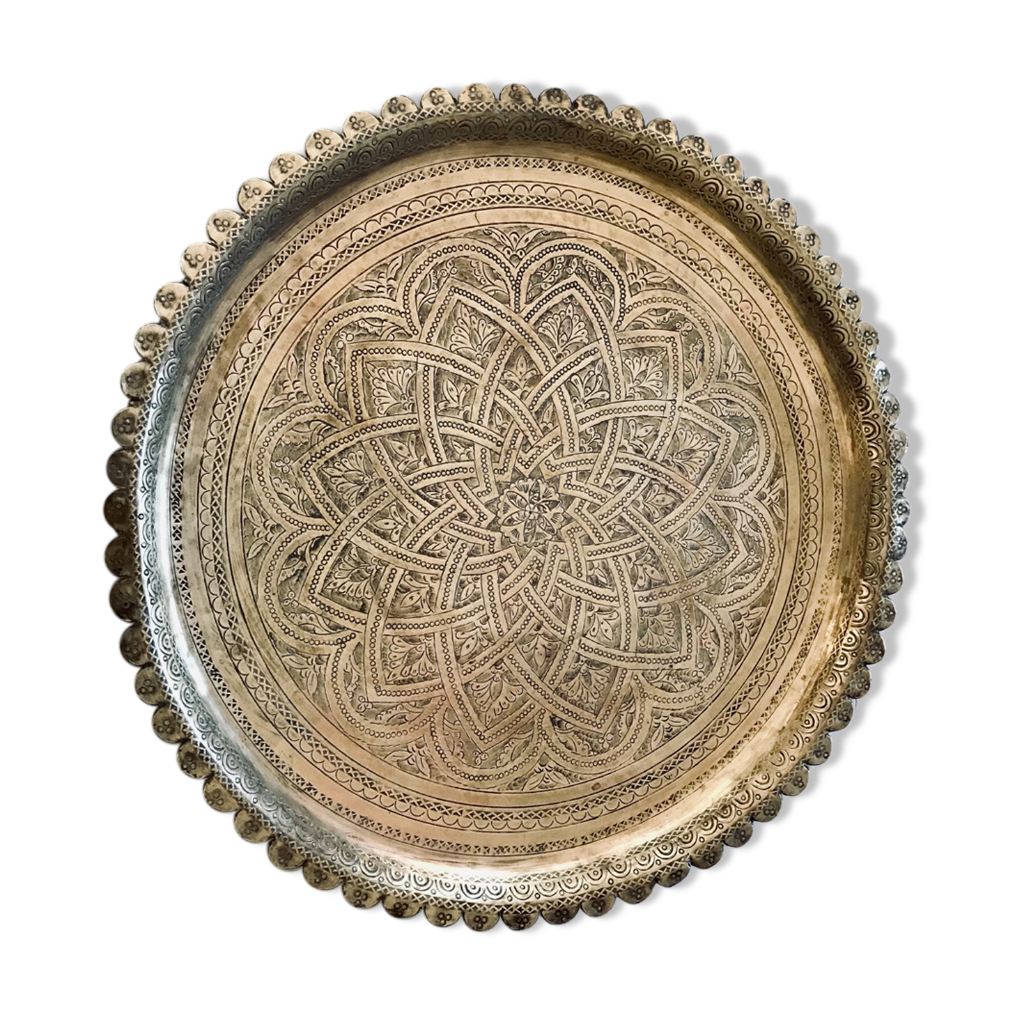 44cm chiseled brass tray